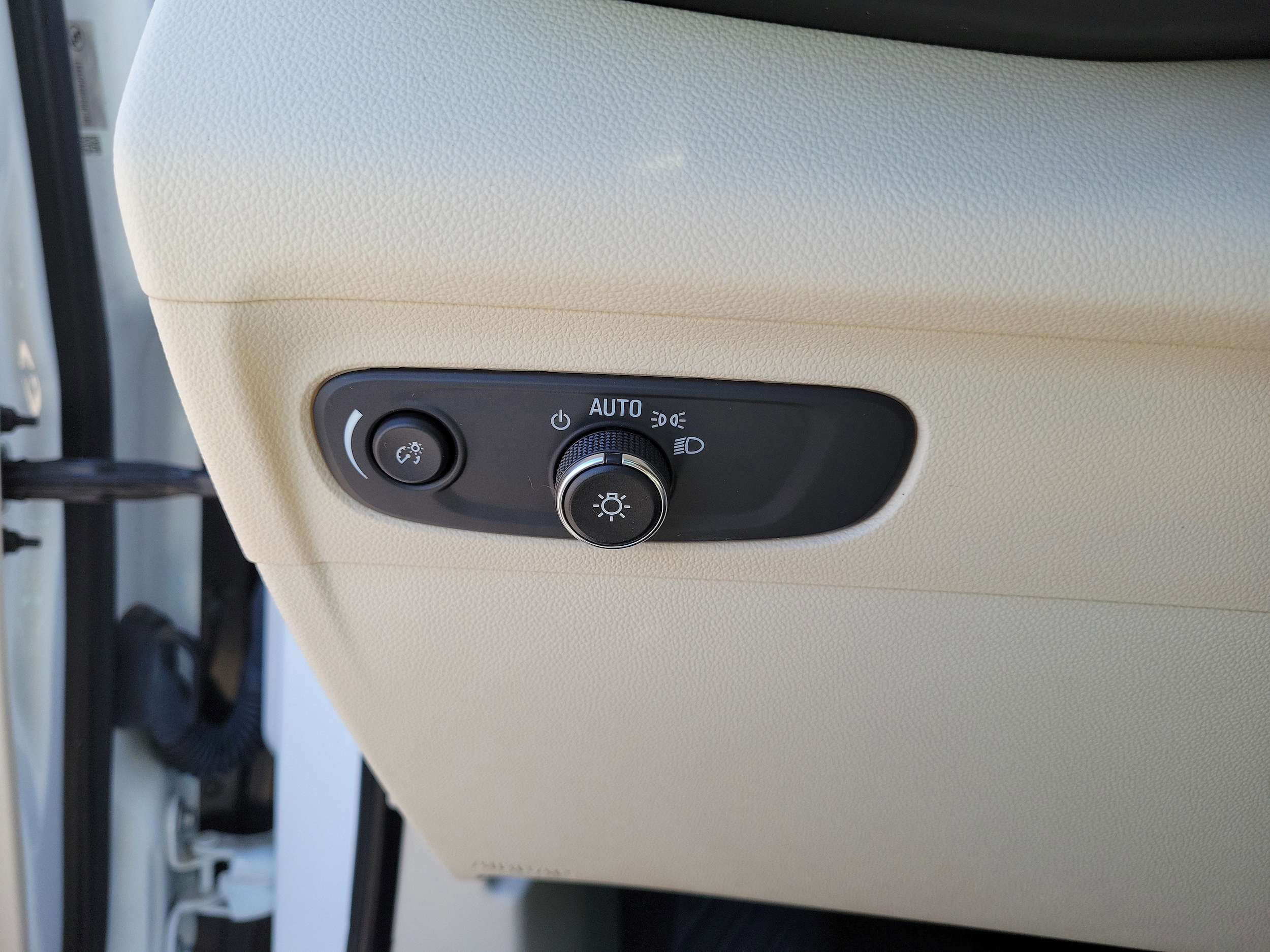 2023 Buick Envision Essence - Photo 24
