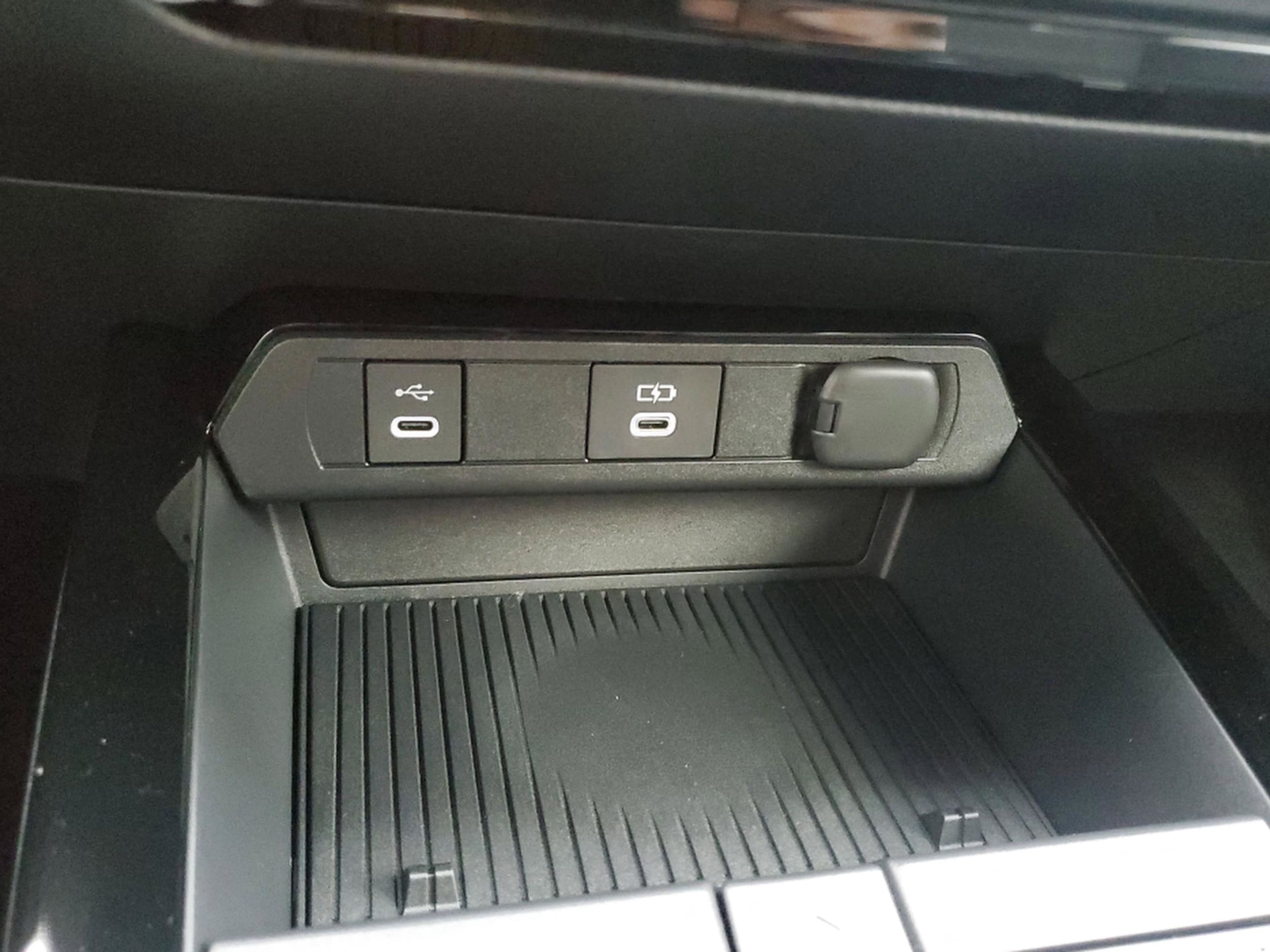 2026 Toyota Prius XLE - Photo 35