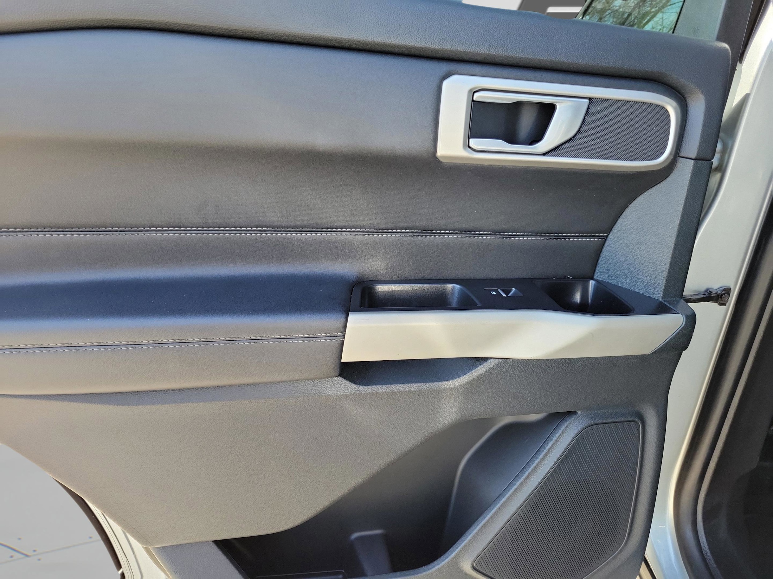 2023 Ford Explorer XLT - Photo 18