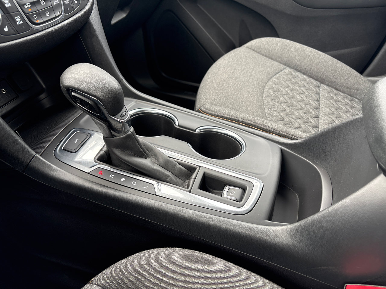 2024 Chevrolet Equinox LT - Photo 28