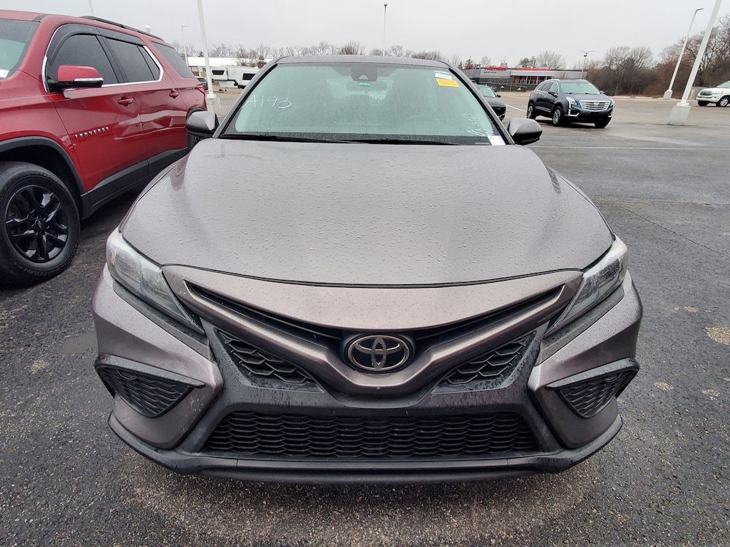 Used 2021 Toyota Camry SE Sedan