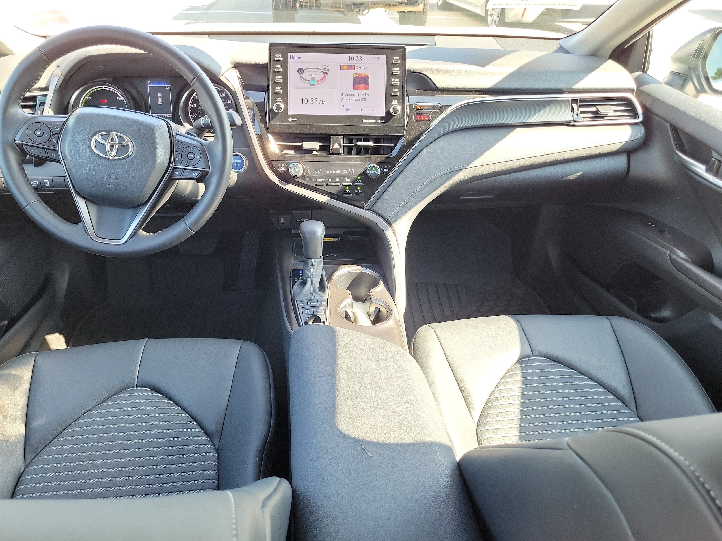 2024 Toyota Camry SE - Photo 17