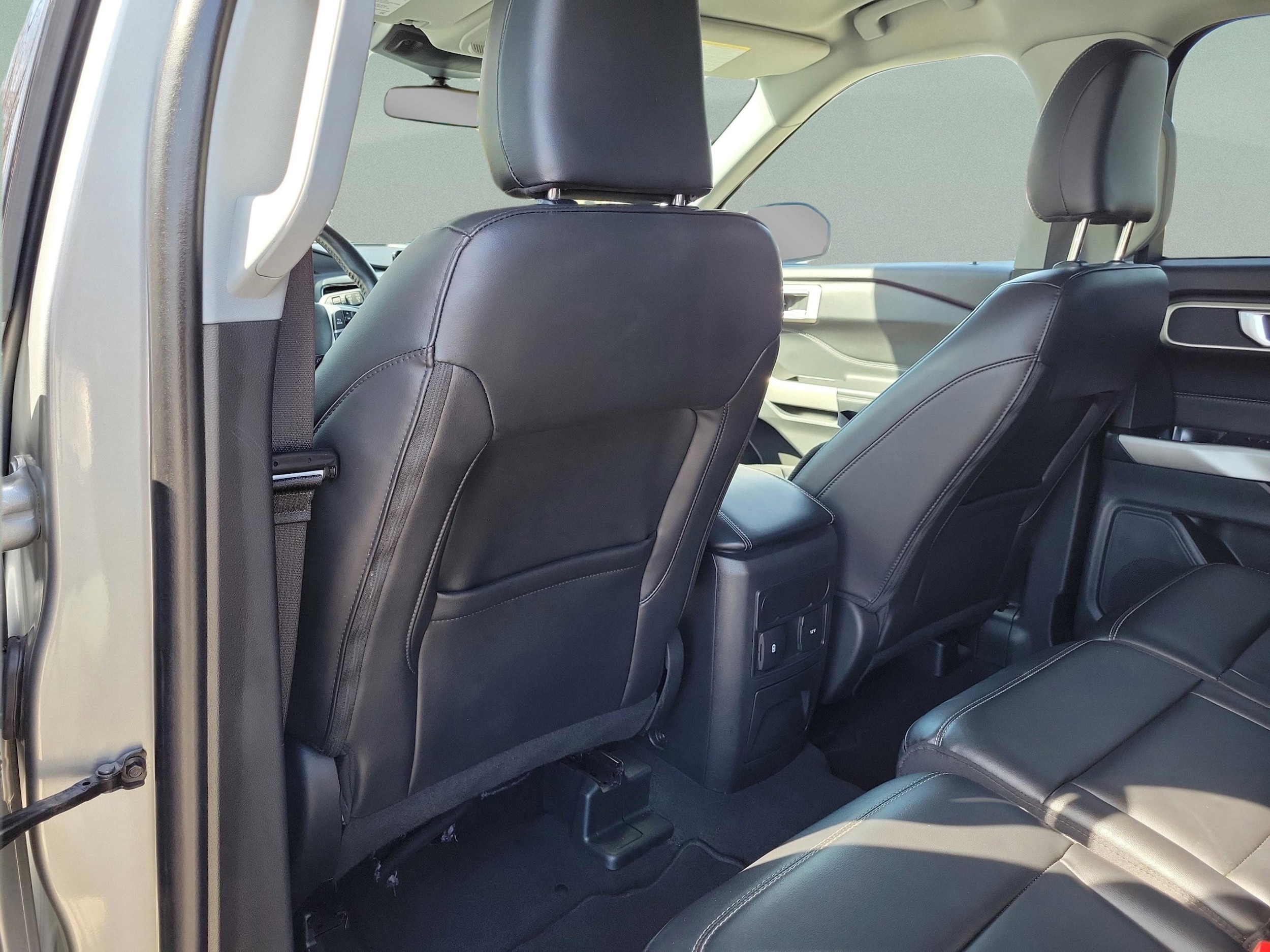 2023 Ford Explorer XLT - Photo 17