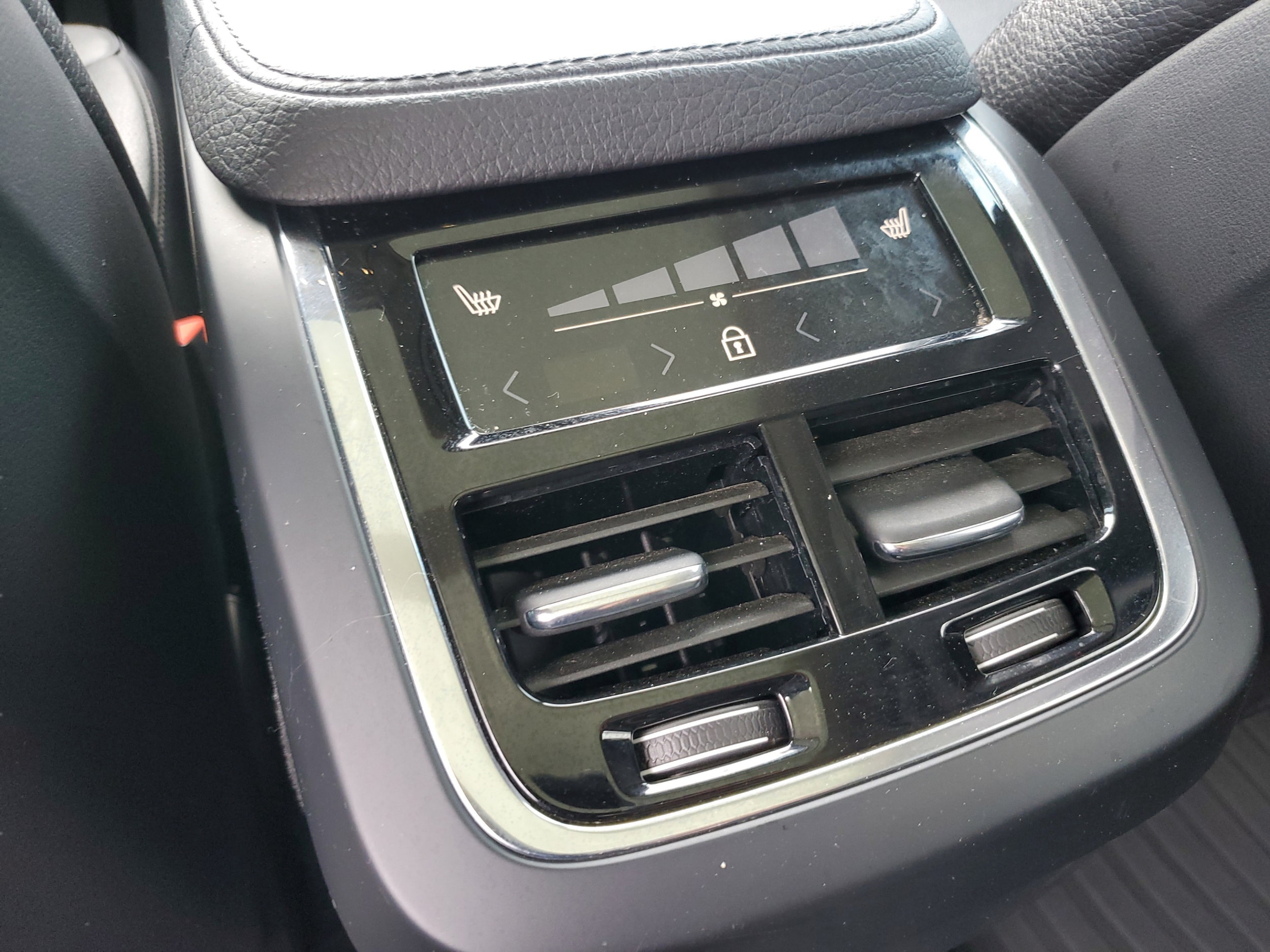2021 Volvo XC90 Momentum - Photo 13