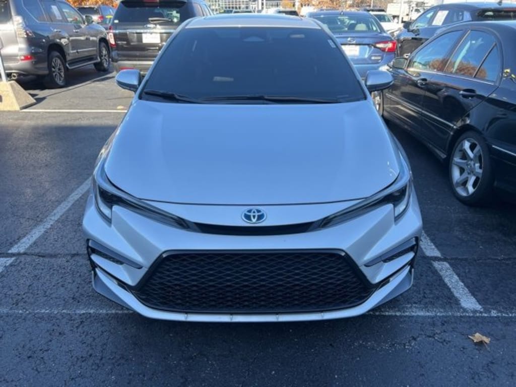 Used 2025 Toyota Corolla SE Sedan