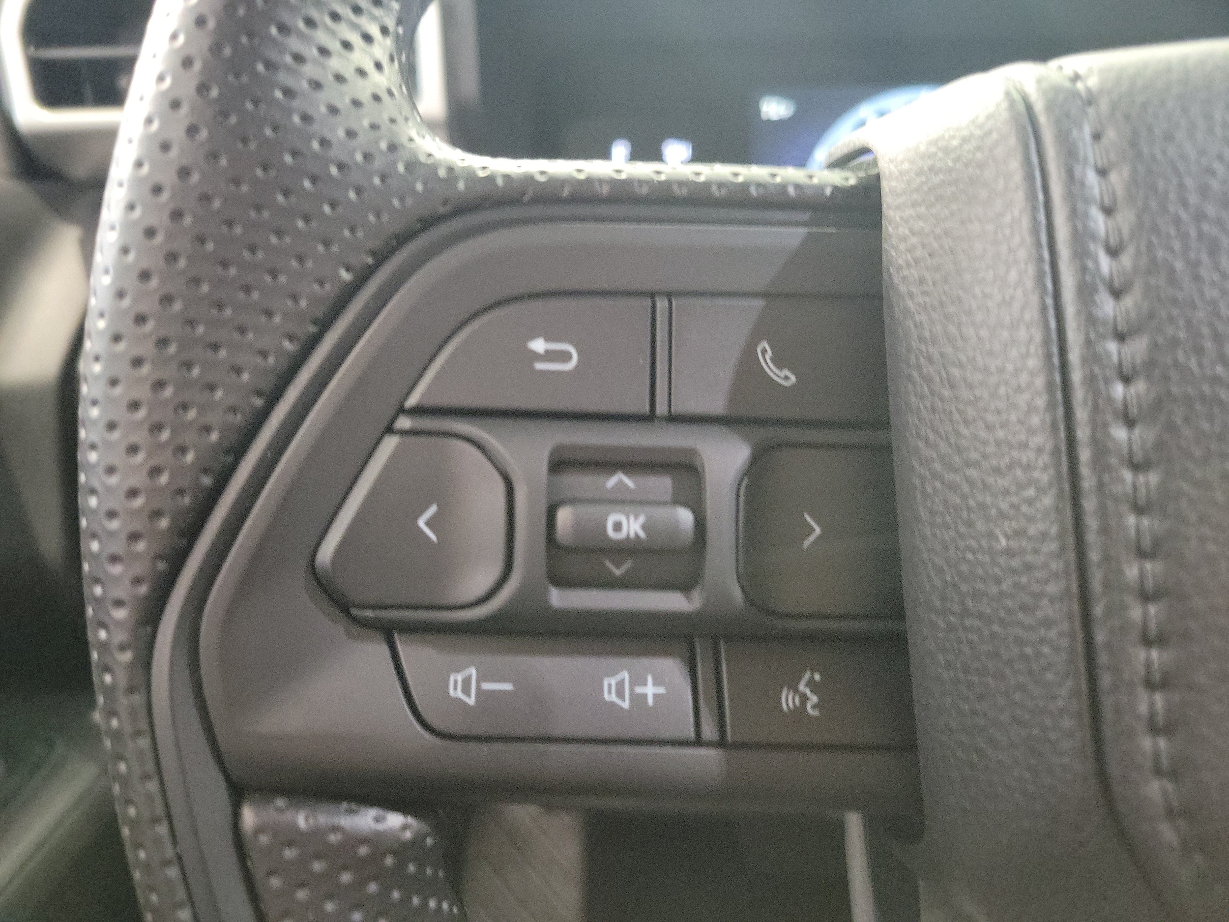 2026 Toyota Tacoma SR5 - Photo 24