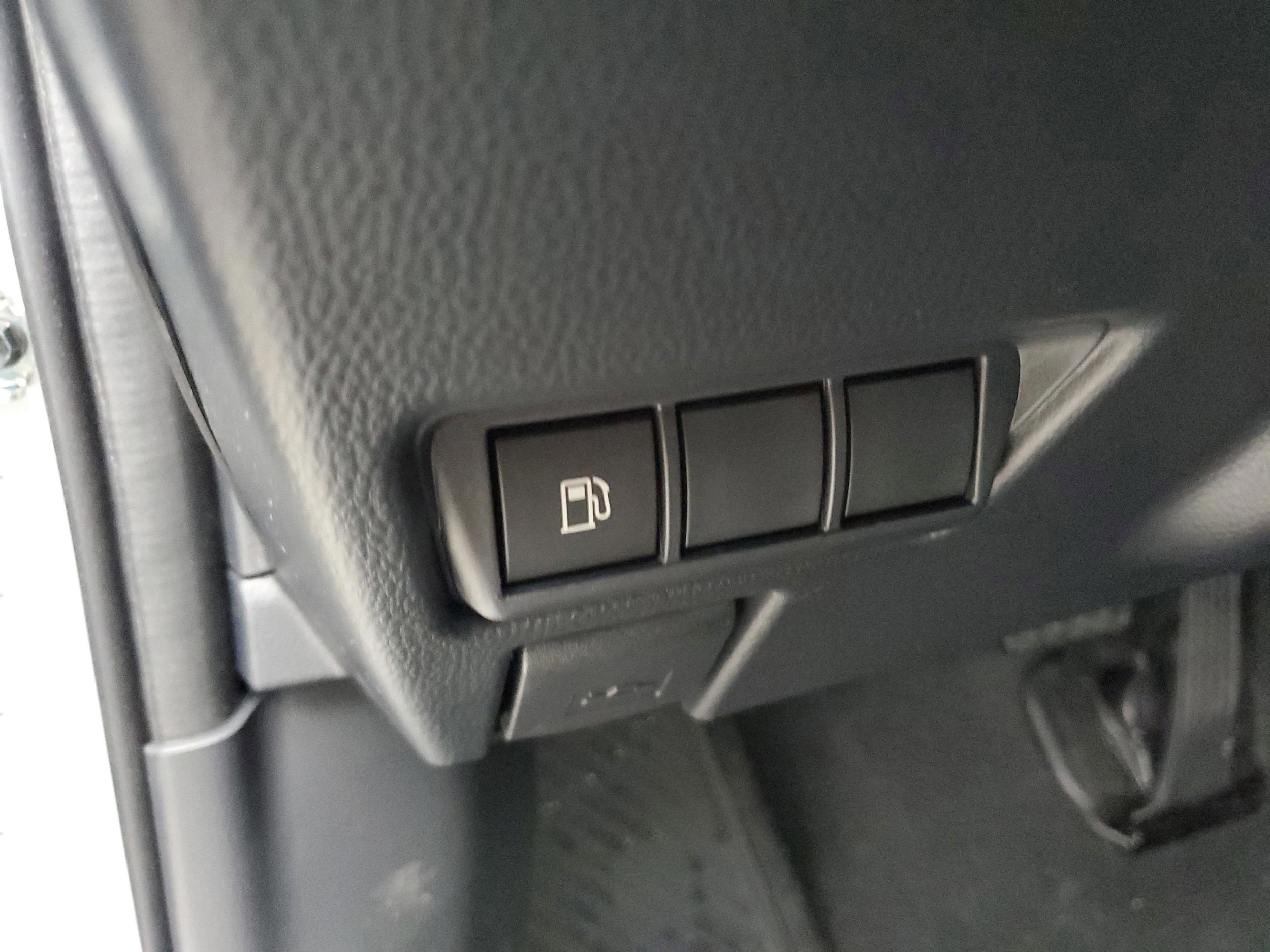 2026 Toyota Prius XLE - Photo 21