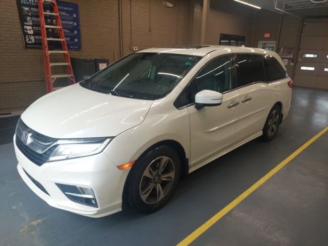 2018 Honda Odyssey Touring's photo