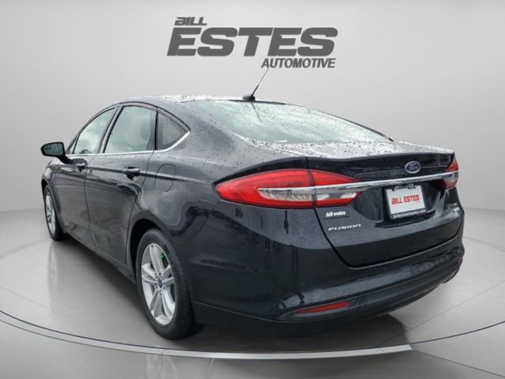 Used 2018 Ford Fusion SE Sedan