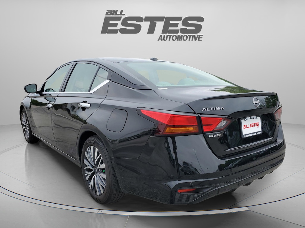 Used 2025 Nissan Altima SV Sedan