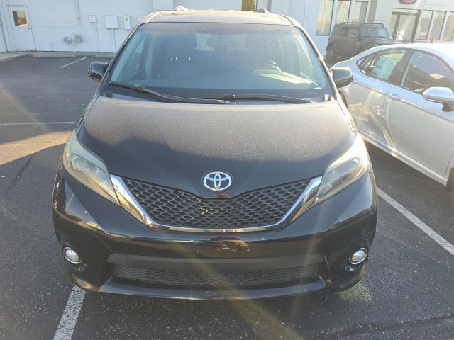 Used 2017 Toyota Sienna SE Premium Van Passenger Van