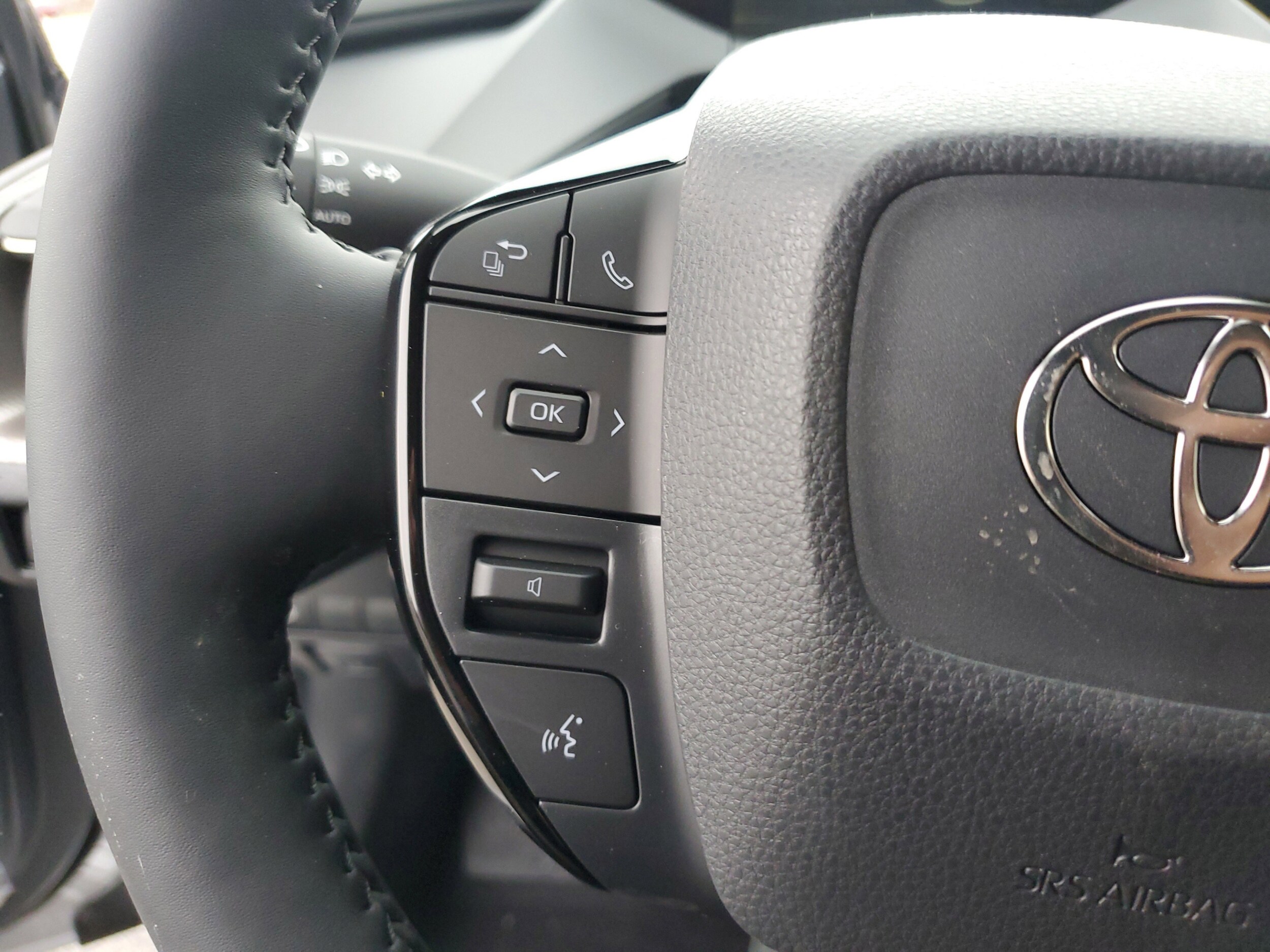 2026 Toyota Prius XLE - Photo 23
