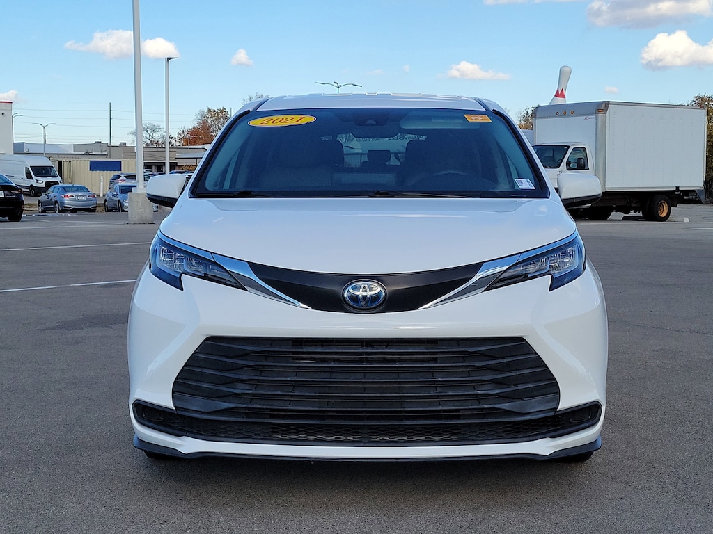 Used 2021 Toyota Sienna LE Van