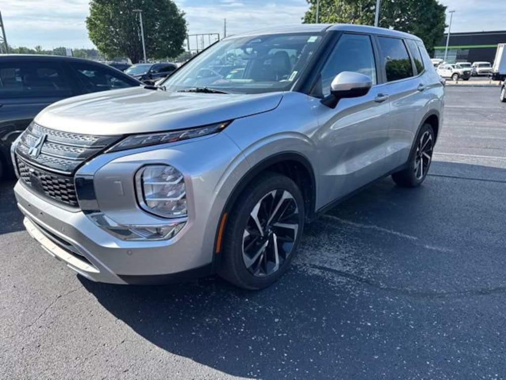 Used 2023 Mitsubishi Outlander SE SUV