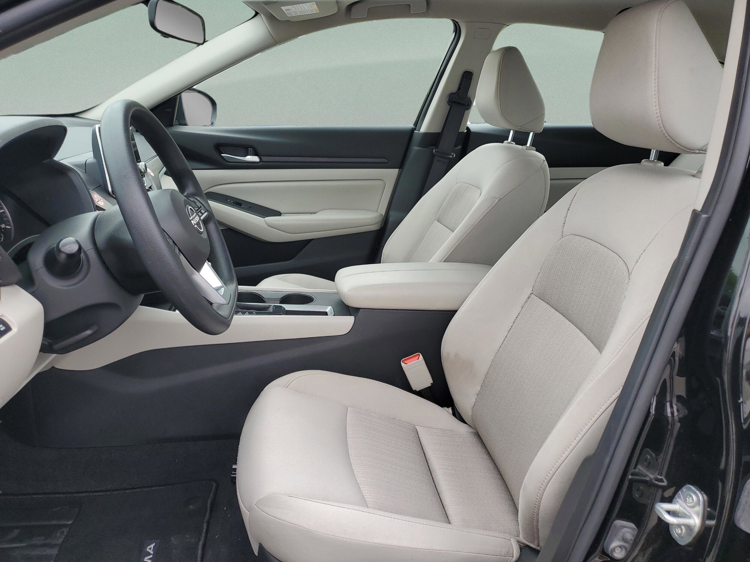 2025 Nissan Altima SV - Photo 15