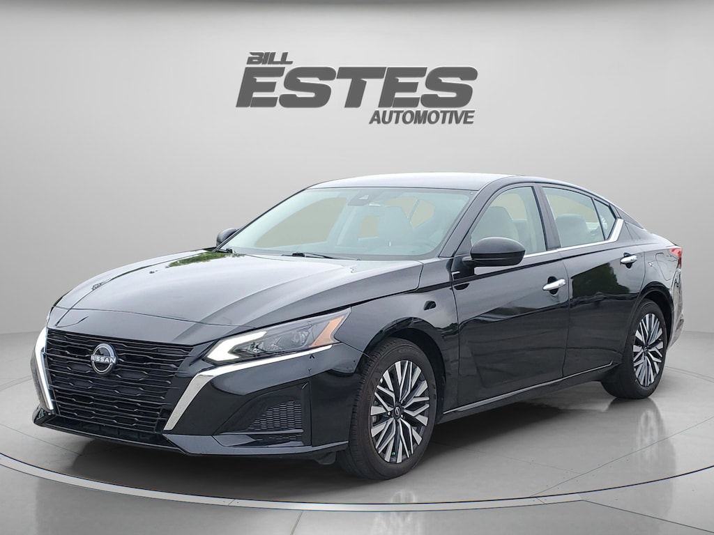 Used 2025 Nissan Altima SV Sedan