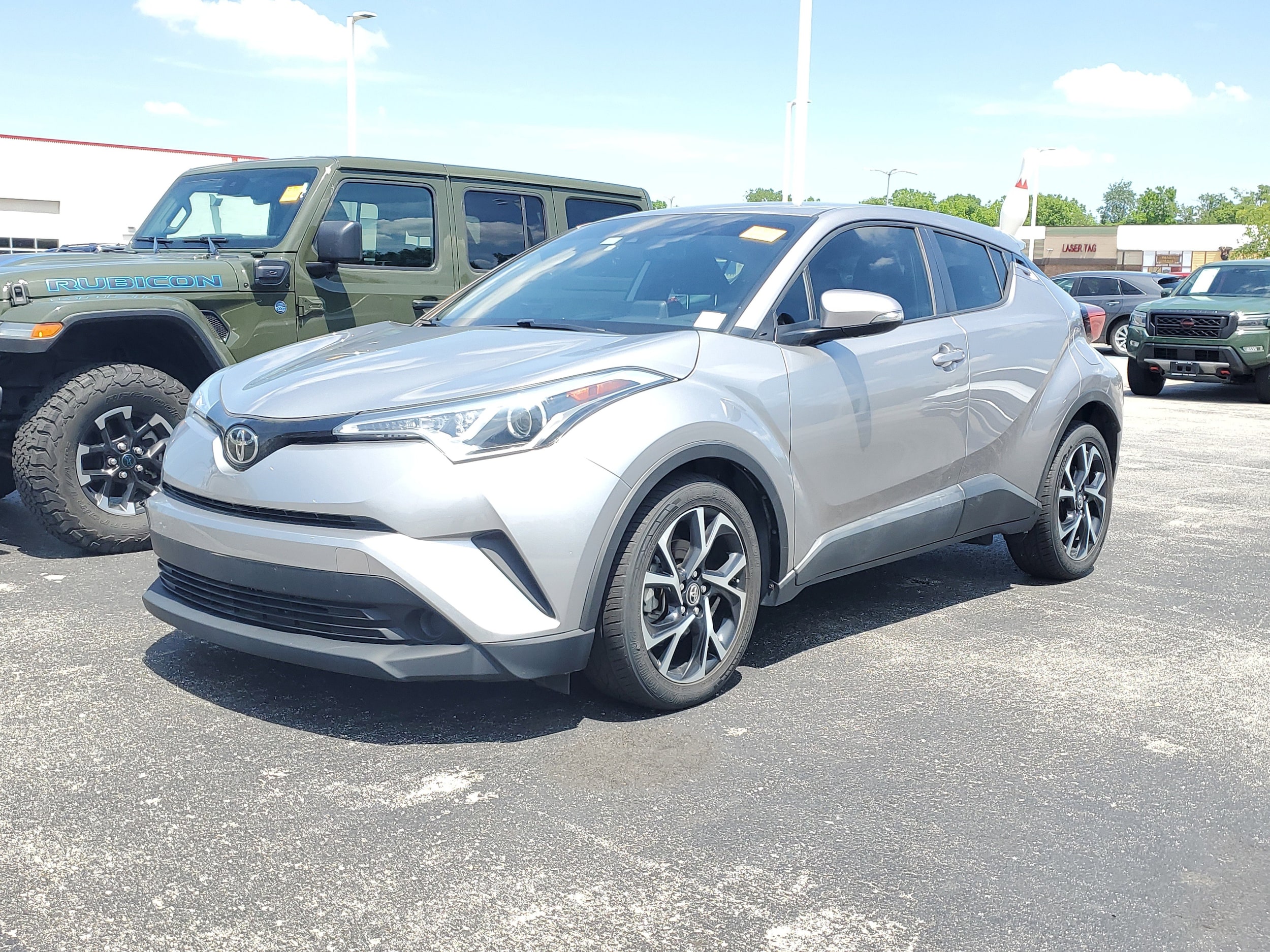 2019 Toyota C-HR XLE's photo