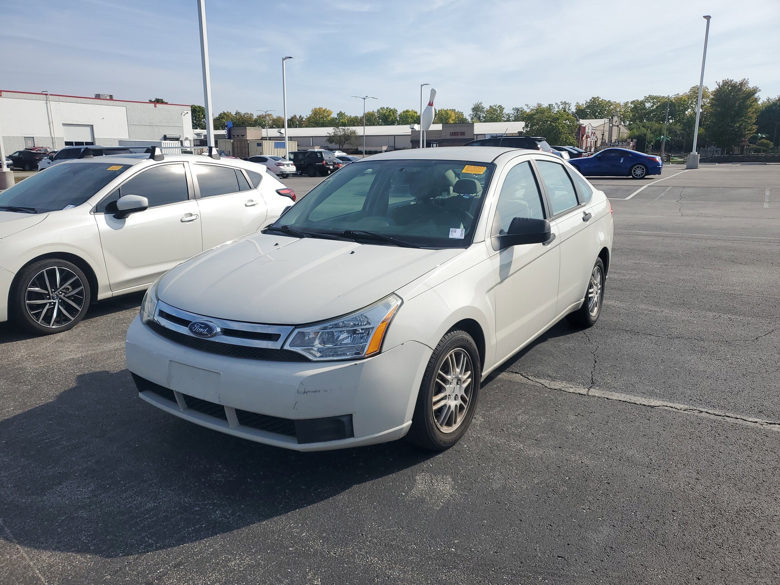 2010 Ford Focus Sedan photo 4