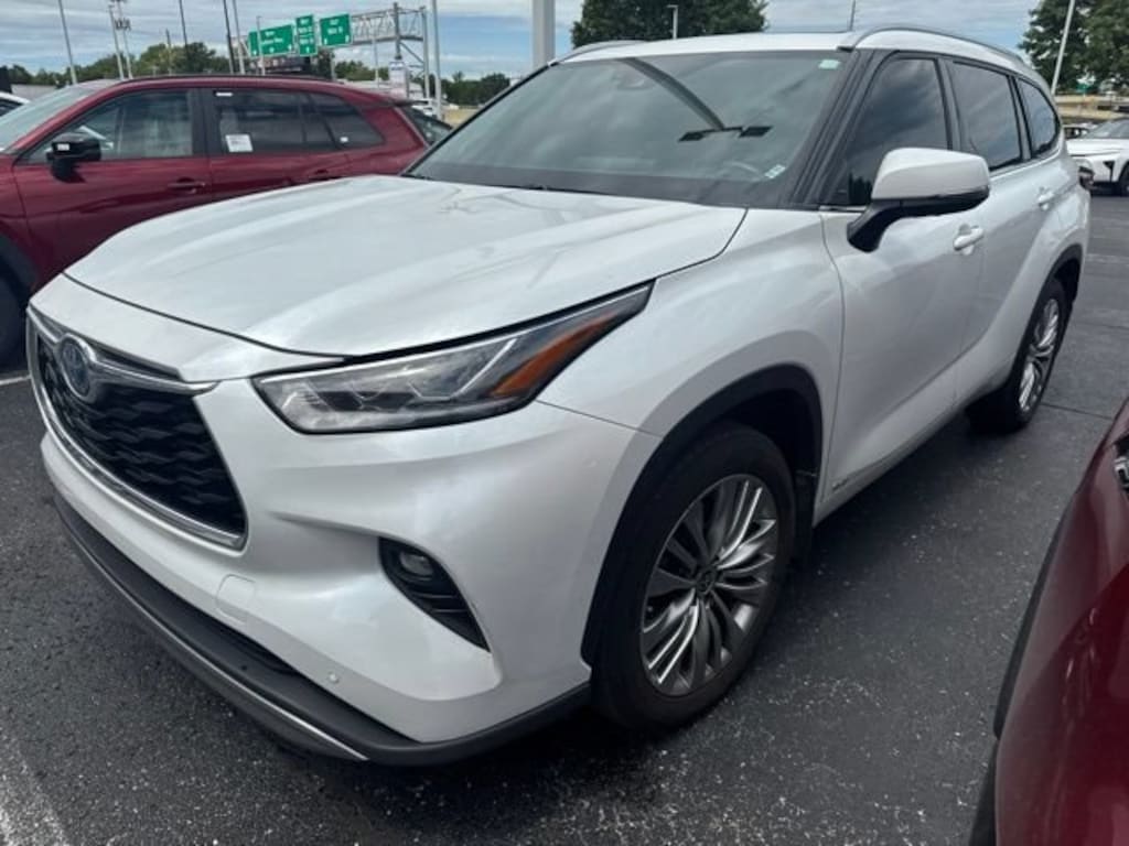 Used 2022 Toyota Highlander Hybrid Platinum SUV