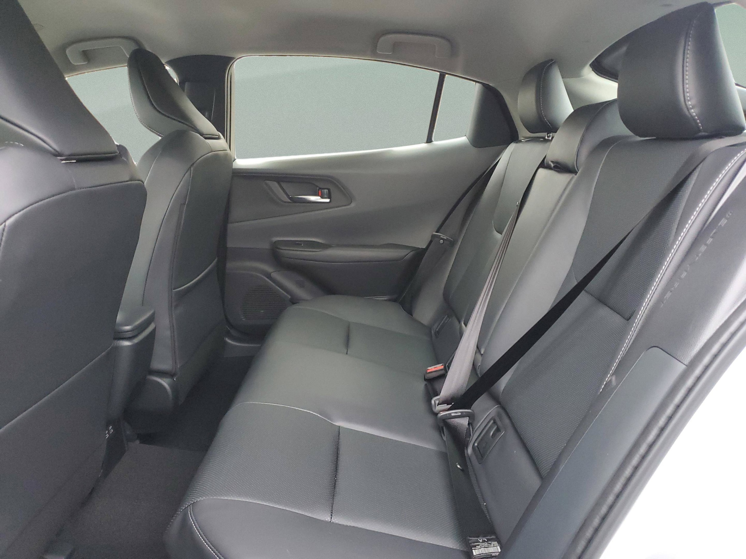 2026 Toyota Prius XLE - Photo 9