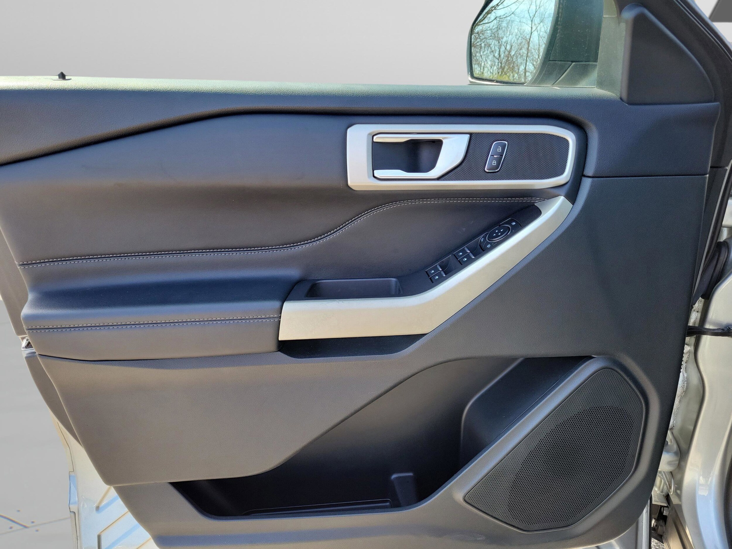 2023 Ford Explorer XLT - Photo 25