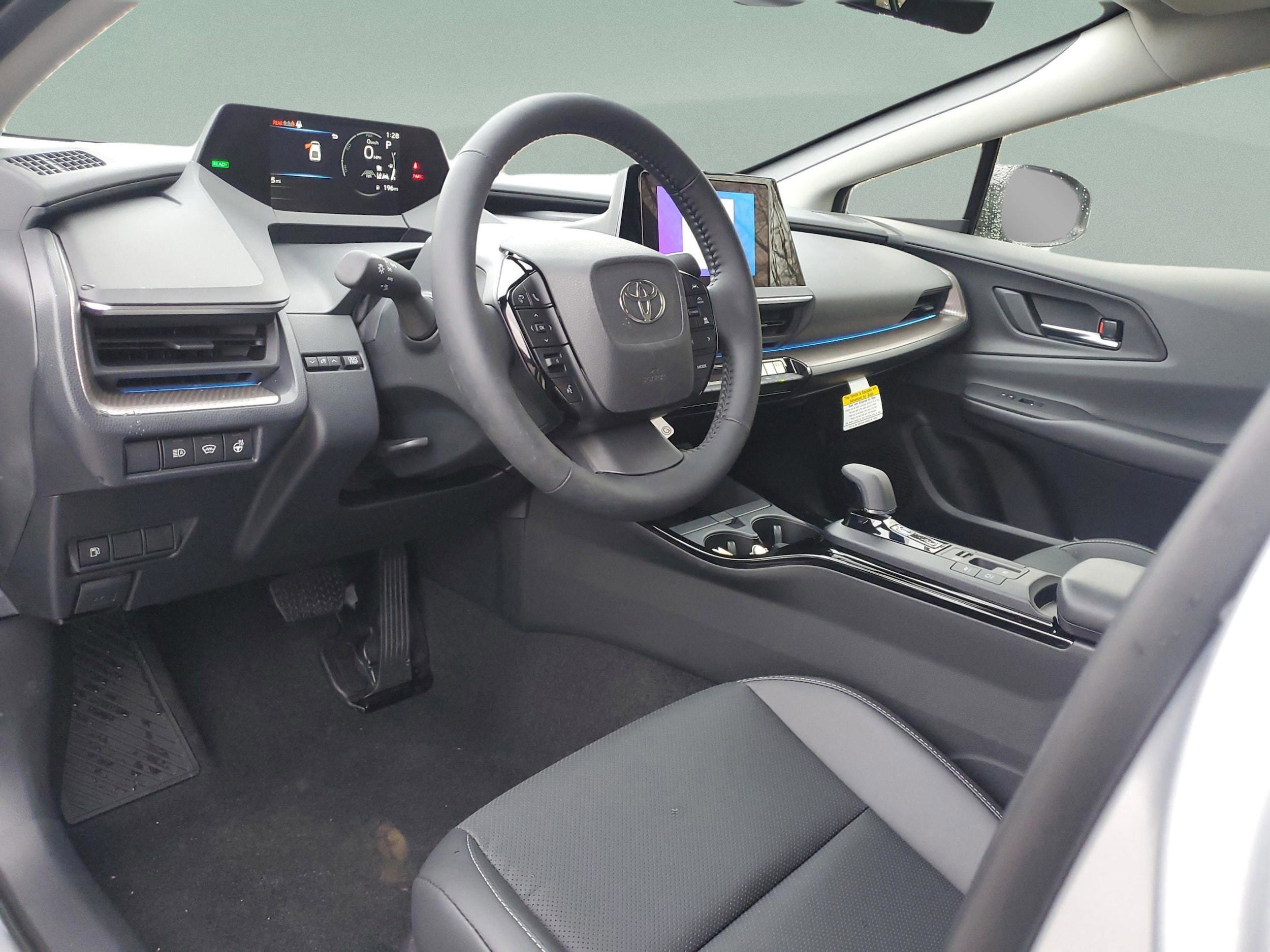 2026 Toyota Prius XLE - Photo 17