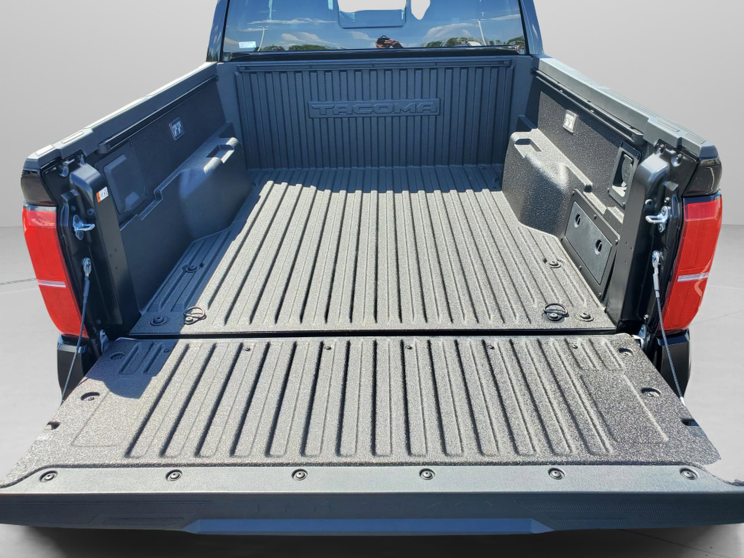 2026 Toyota Tacoma Limited - Photo 9
