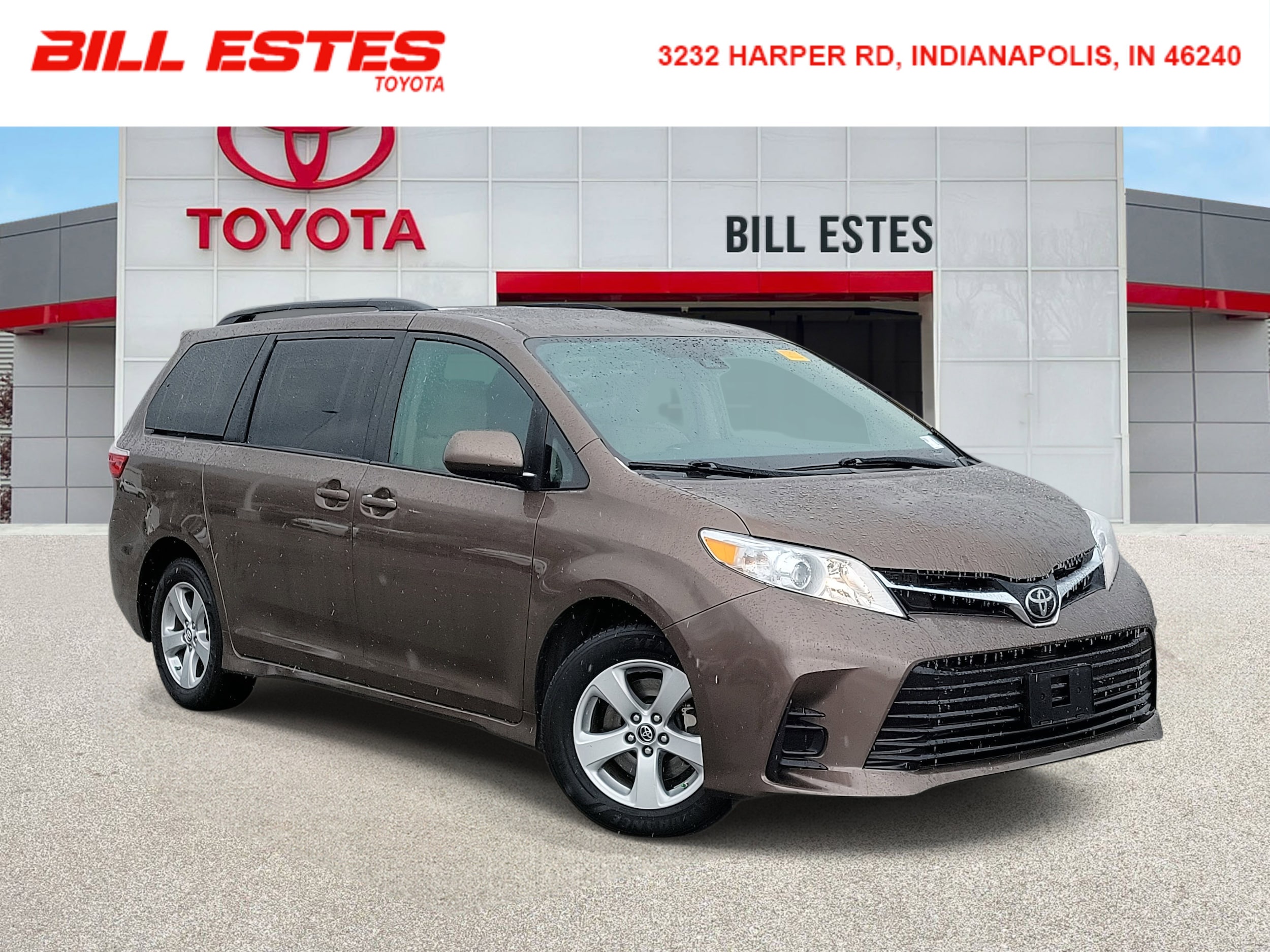 2018 Toyota Sienna LE's photo