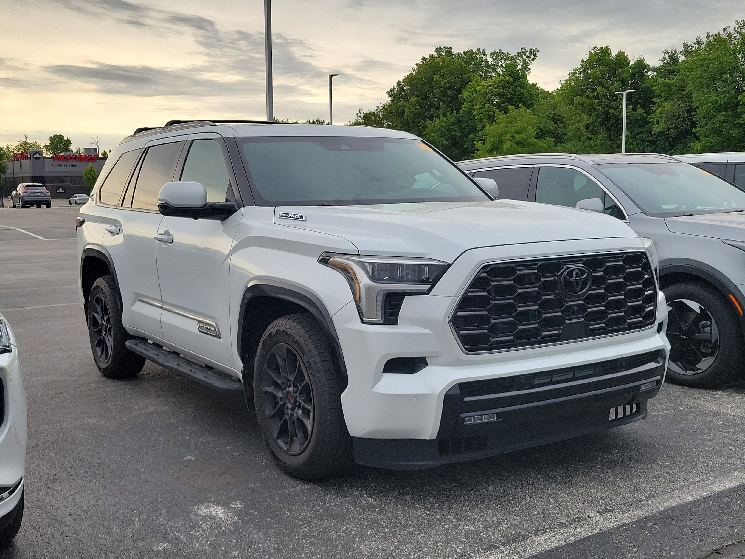 2025 Toyota Sequoia Platinum 4WD i-FORCE MAX Hybrid's photo