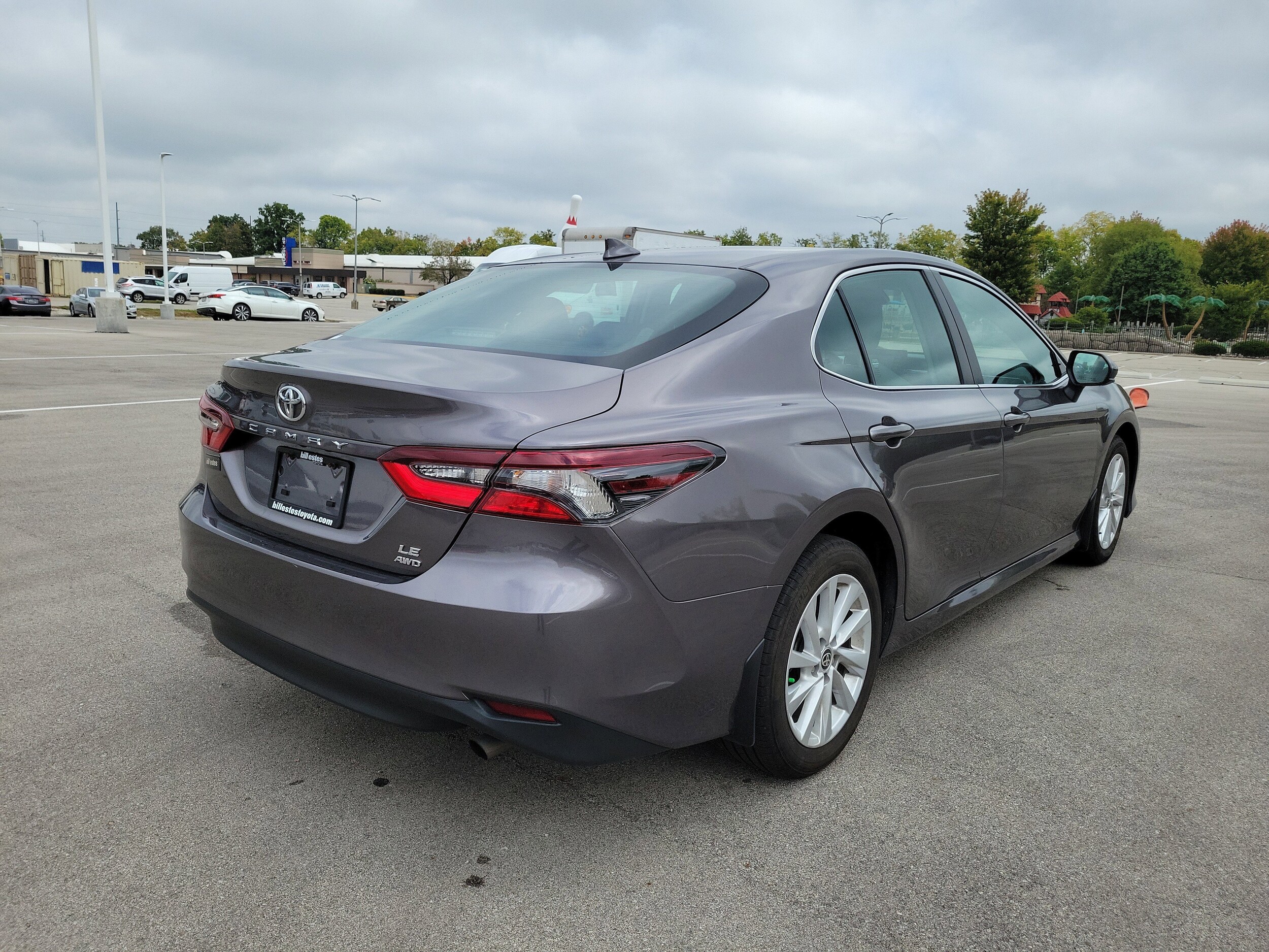 2023 Toyota Camry LE photo 3