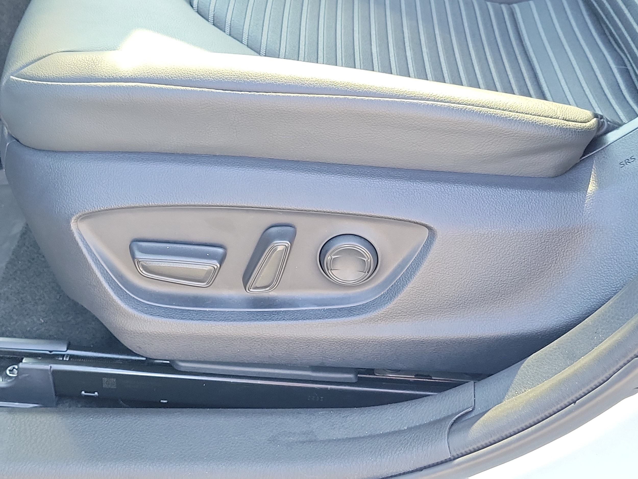 2024 Toyota Camry SE - Photo 25