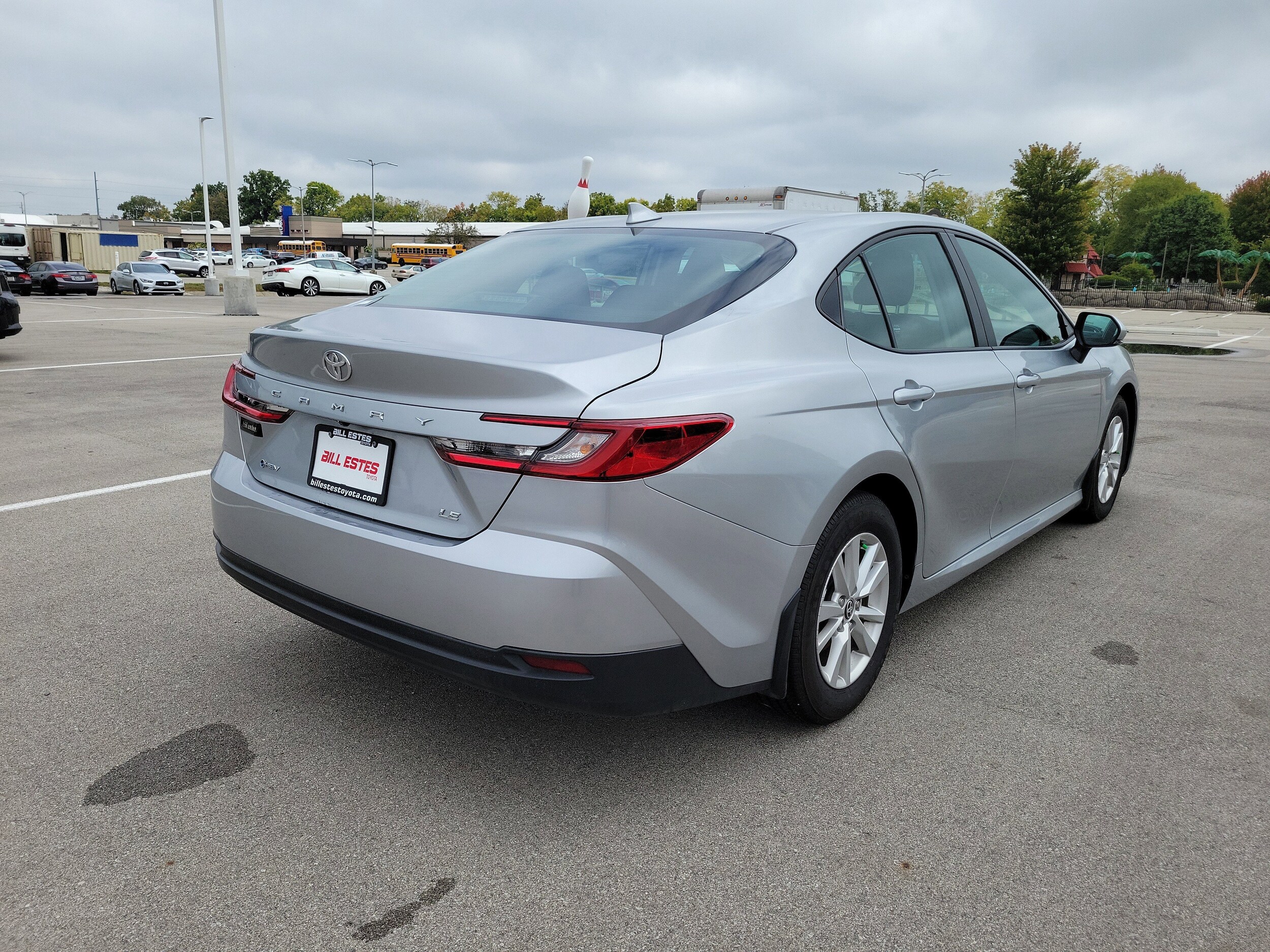 2025 Toyota Camry LE photo 3