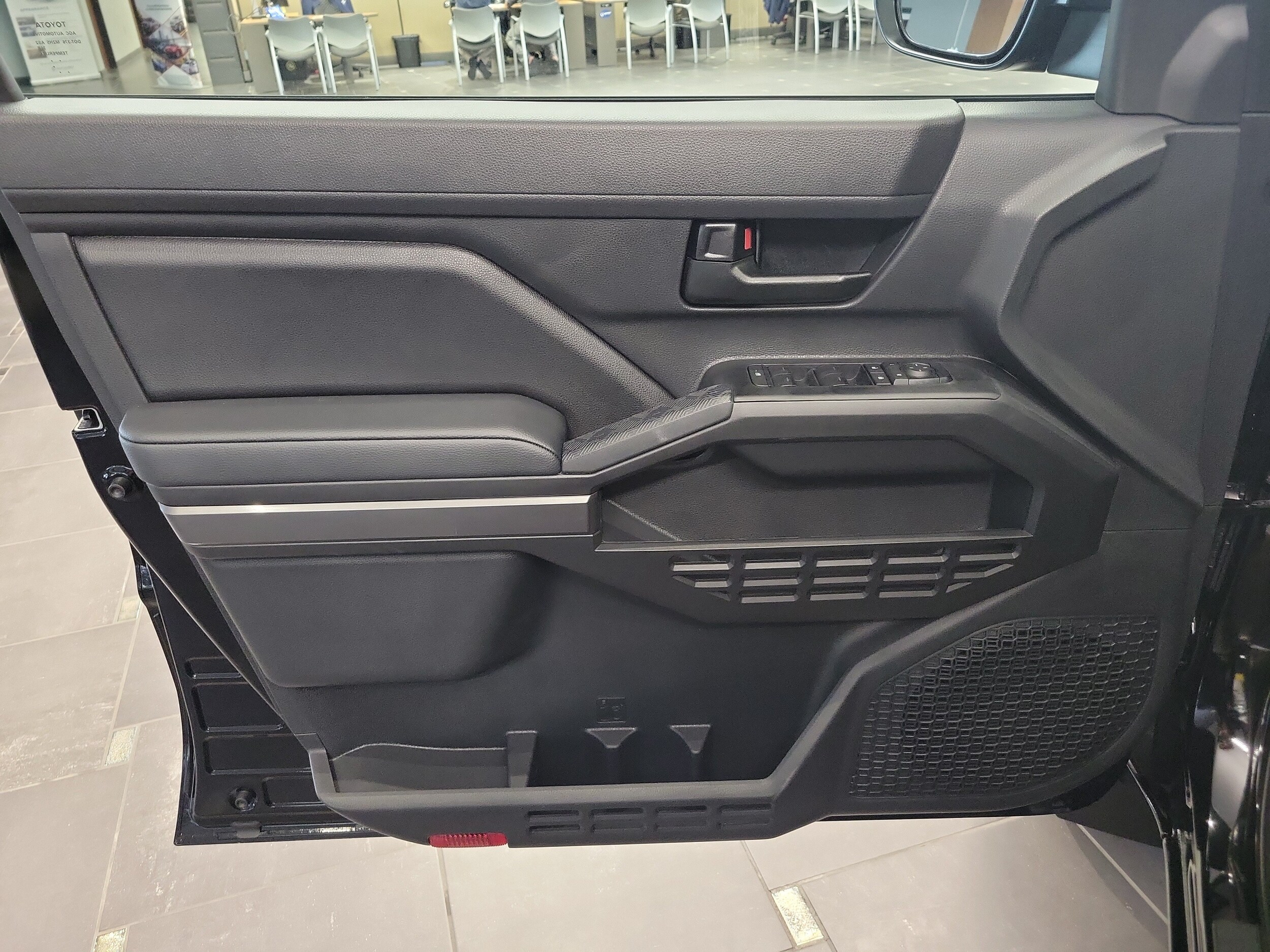 2026 Toyota Tacoma SR5 - Photo 21