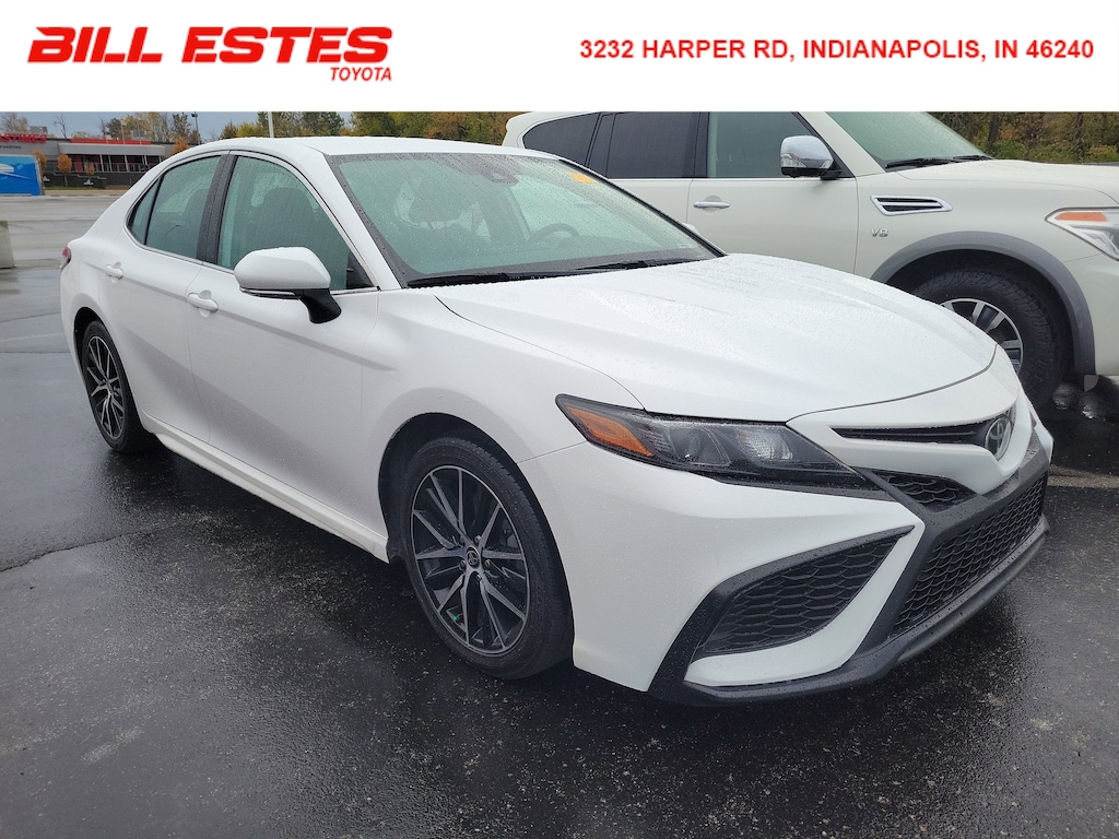 Used 2022 Toyota Camry SE Sedan