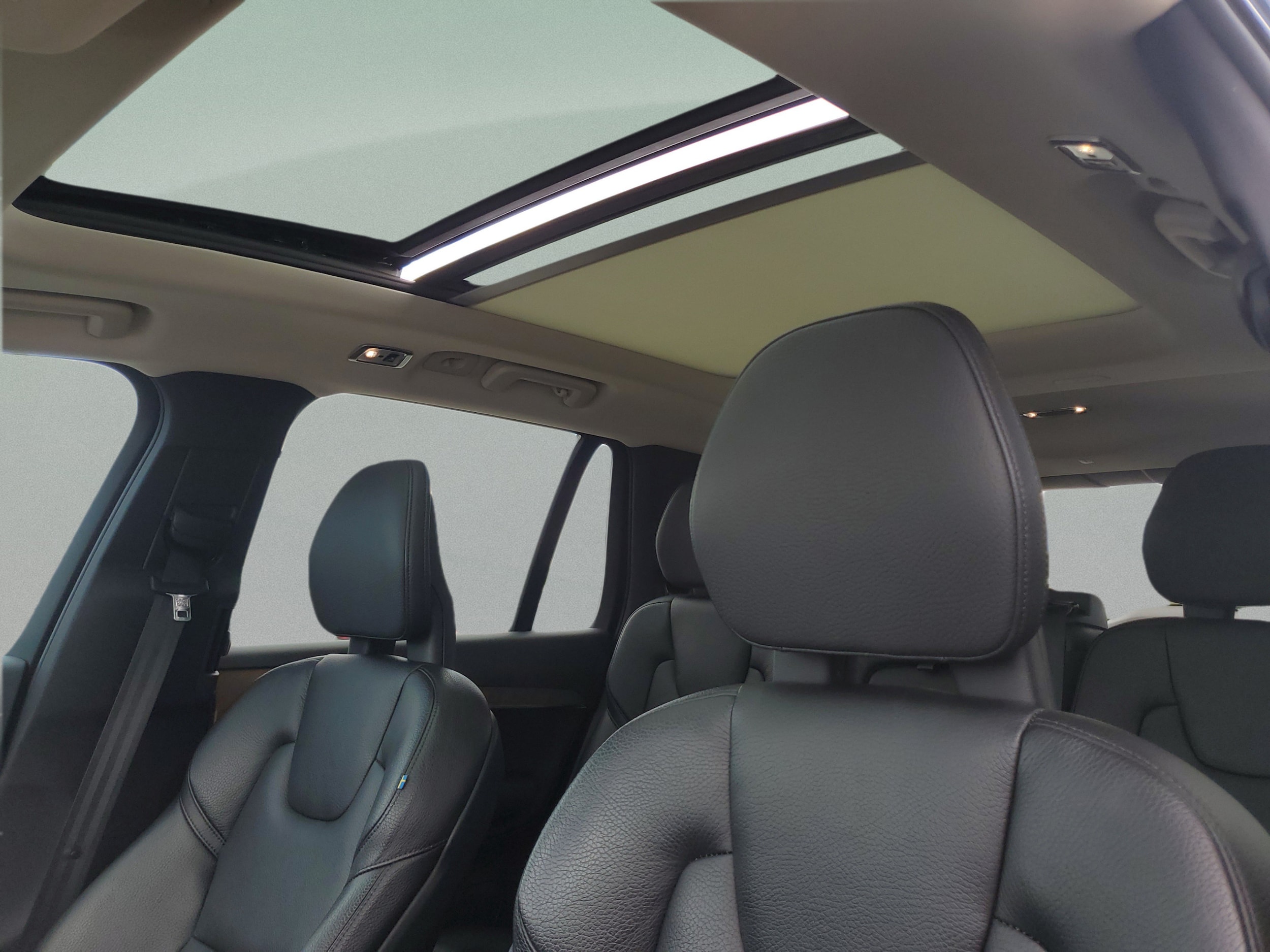 2021 Volvo XC90 Momentum - Photo 19