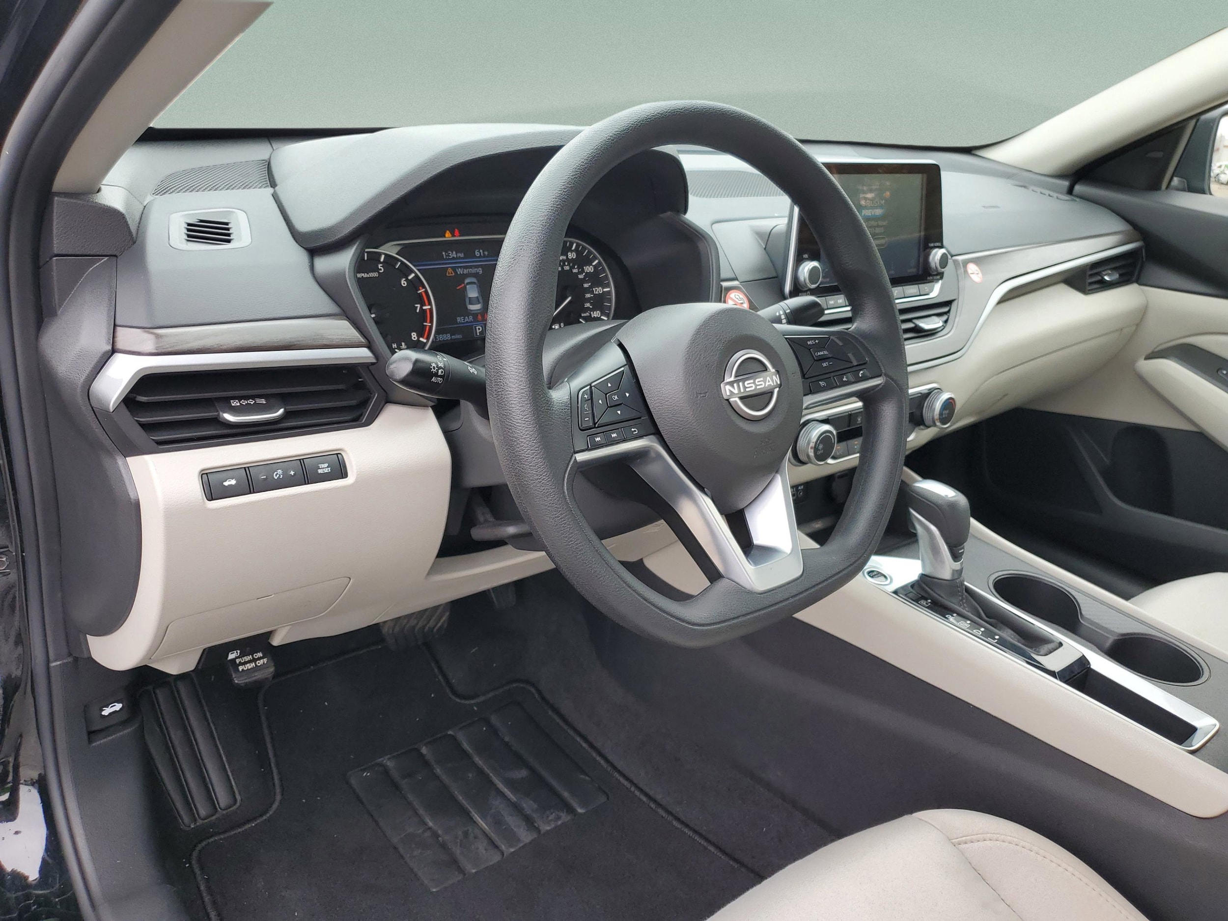 2025 Nissan Altima SV - Photo 17