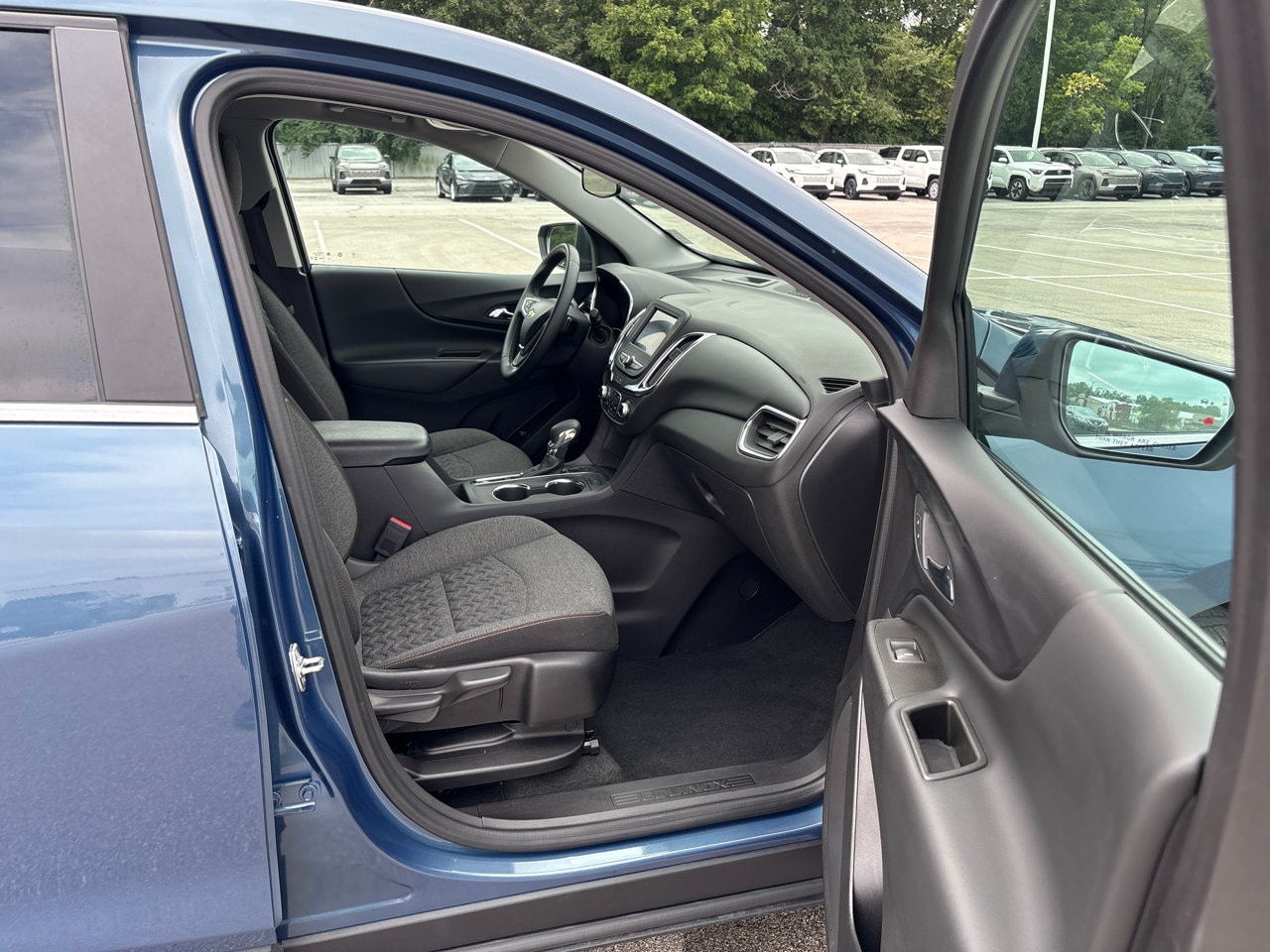 2024 Chevrolet Equinox LT - Photo 37