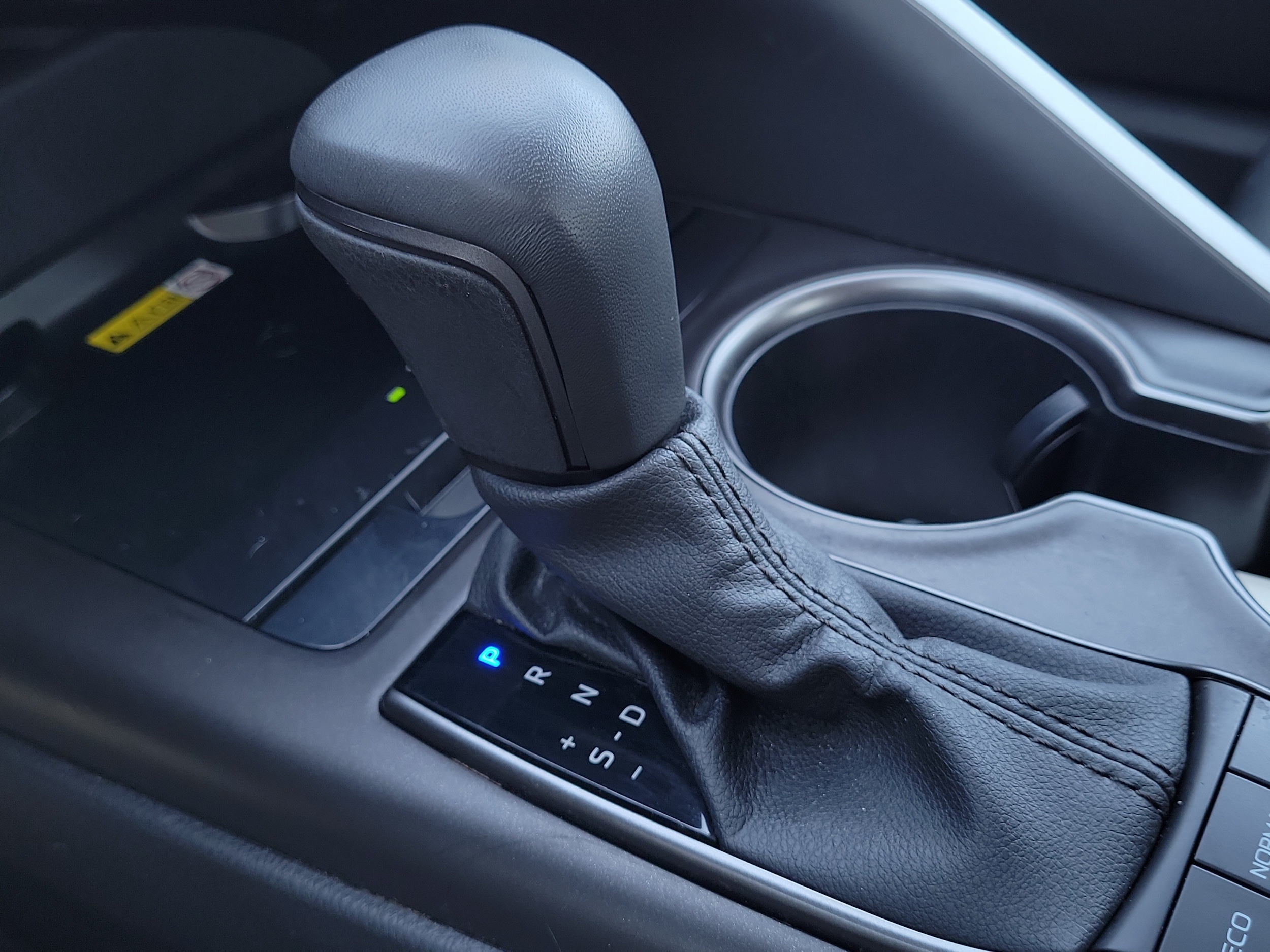 2024 Toyota Camry SE - Photo 38