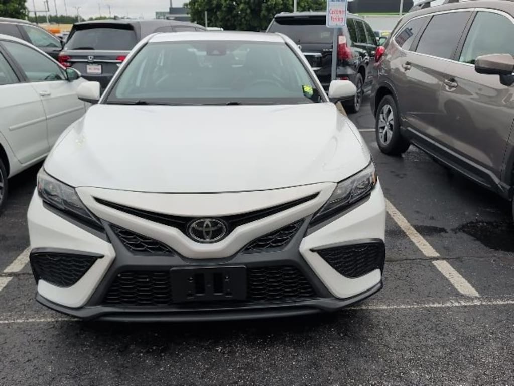 Used 2021 Toyota Camry SE Sedan