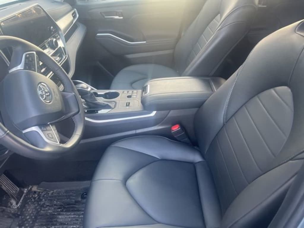Used 2024 Toyota Highlander XLE SUV