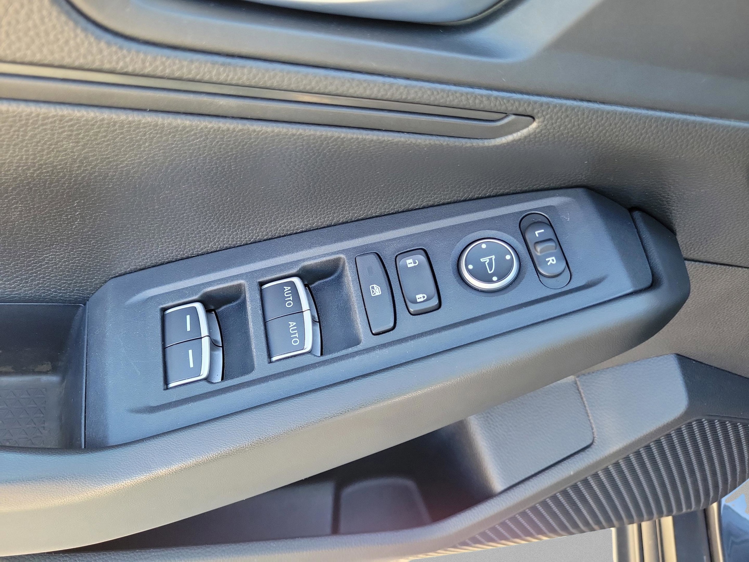 2025 Honda Accord LX - Photo 20