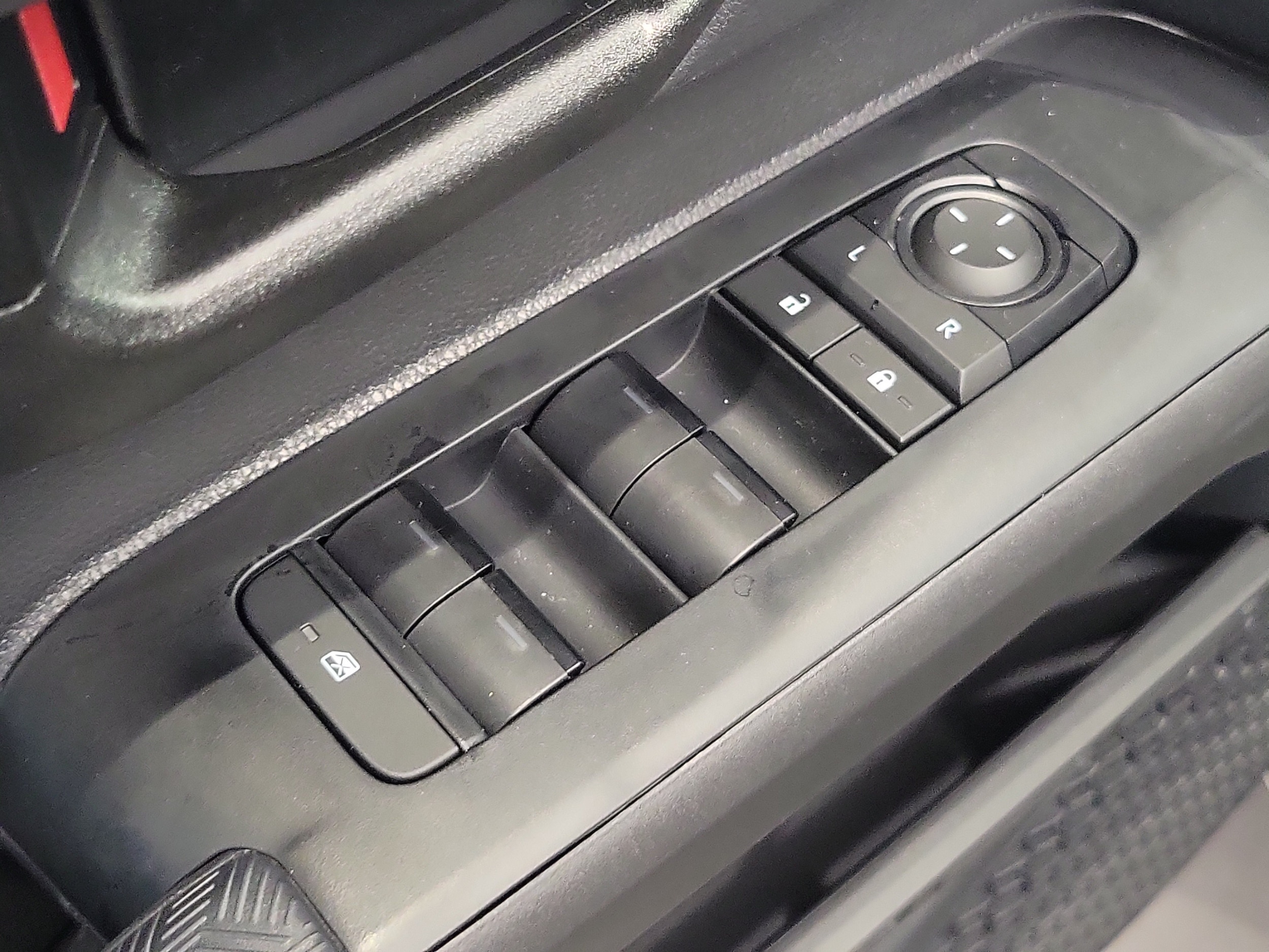 2026 Toyota Tacoma SR5 - Photo 22