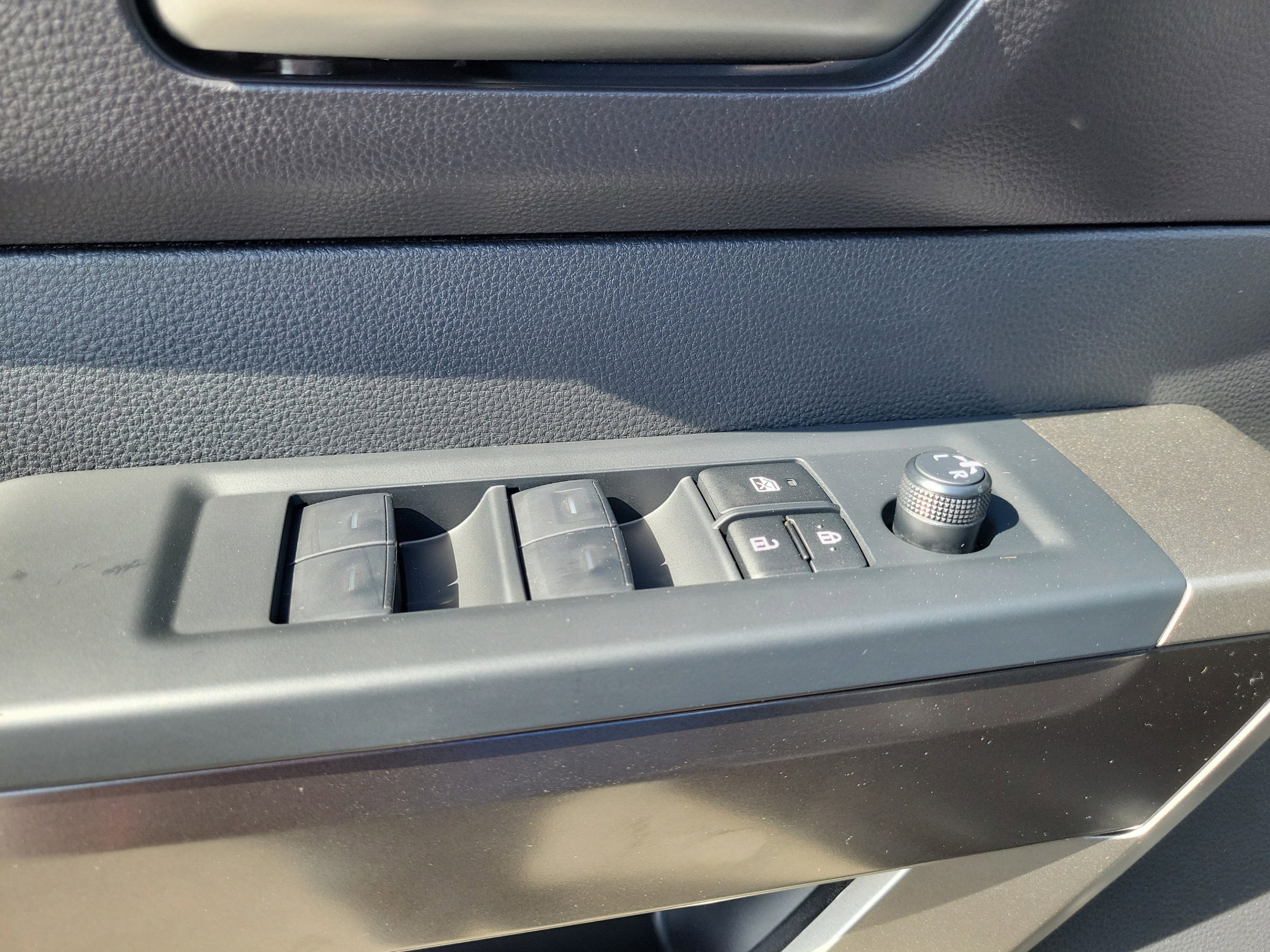 2026 Toyota Tundra SR5 - Photo 20