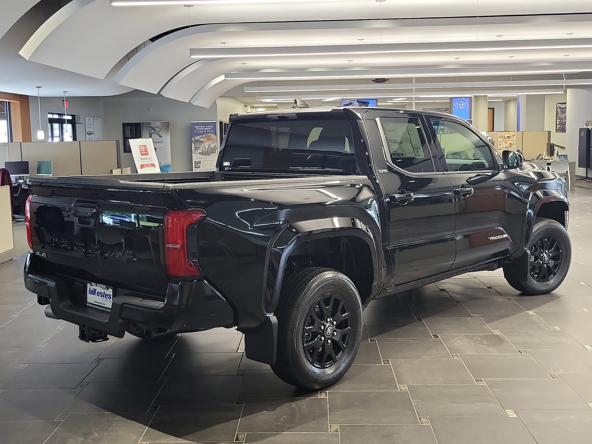 2026 Toyota Tacoma SR5 - Photo 6