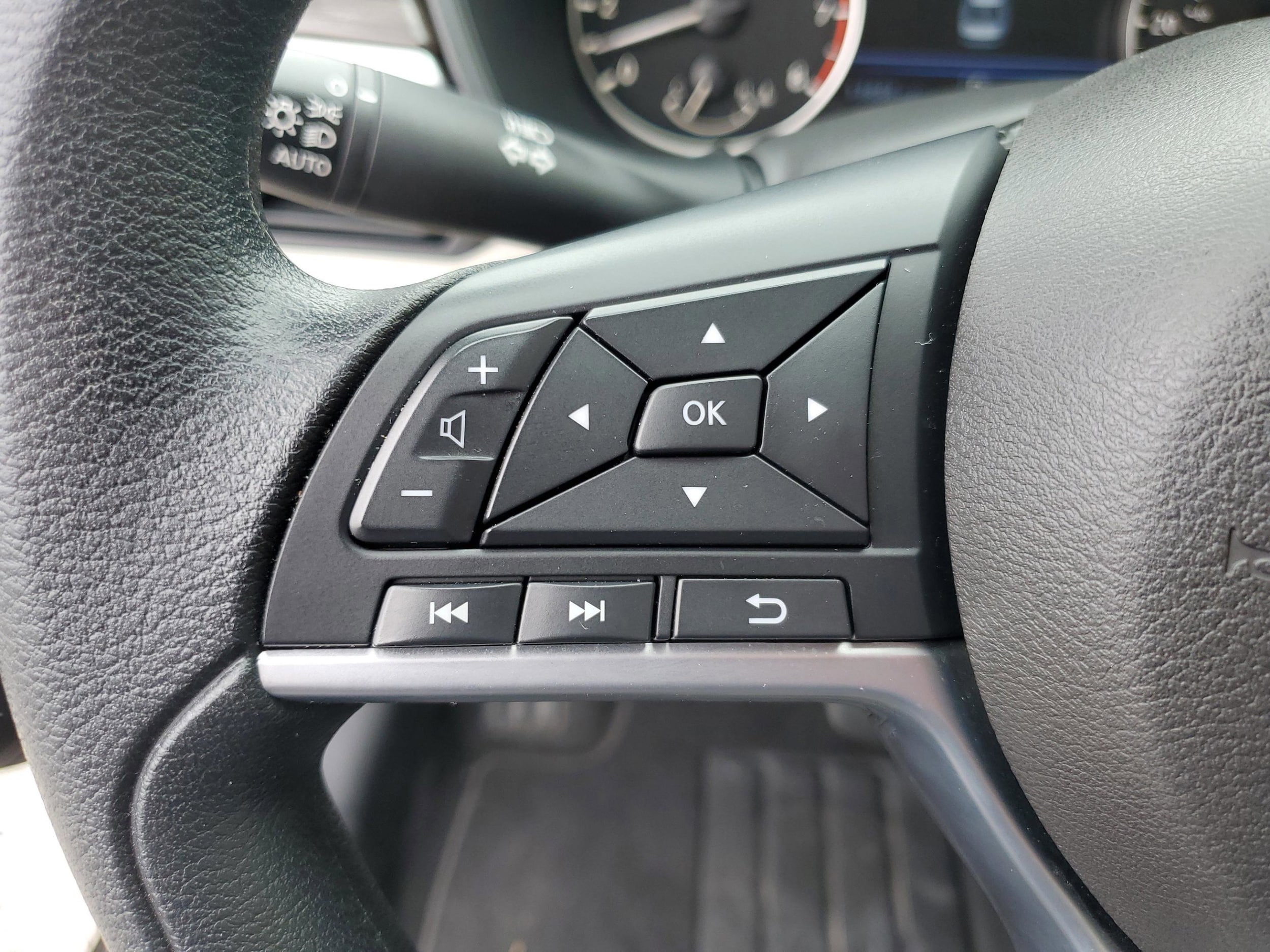 2025 Nissan Altima SV - Photo 21