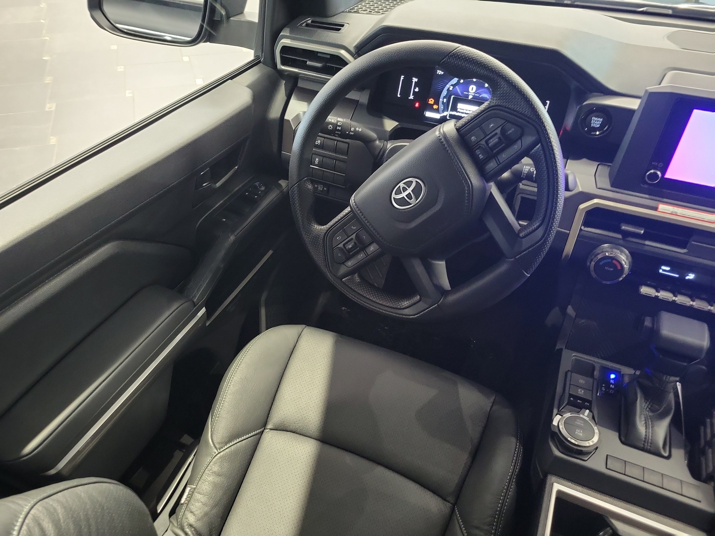 2026 Toyota Tacoma SR5 - Photo 16