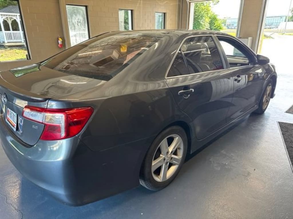Used 2012 Toyota Camry SE Sedan