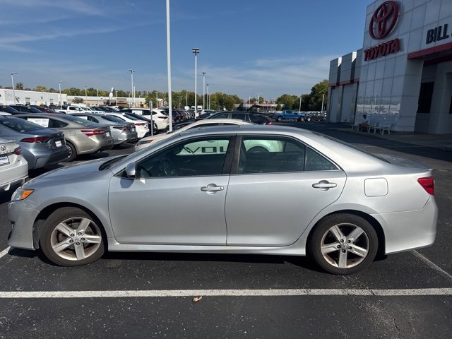 2014 Toyota Camry SE photo 3
