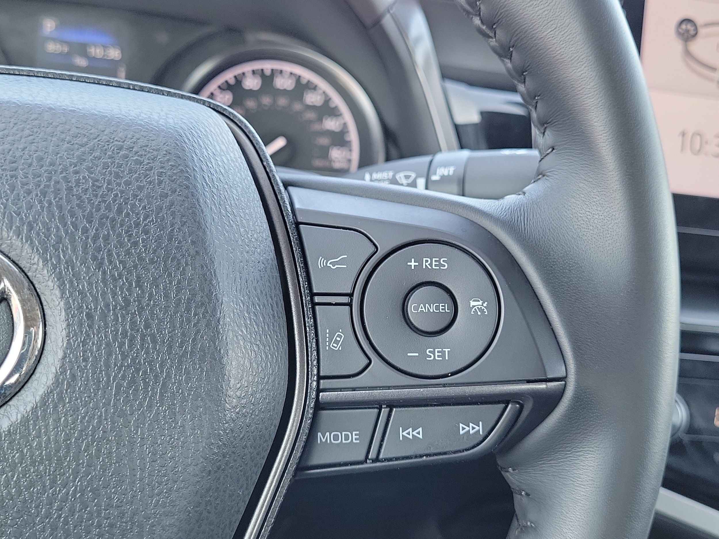 2024 Toyota Camry SE - Photo 31