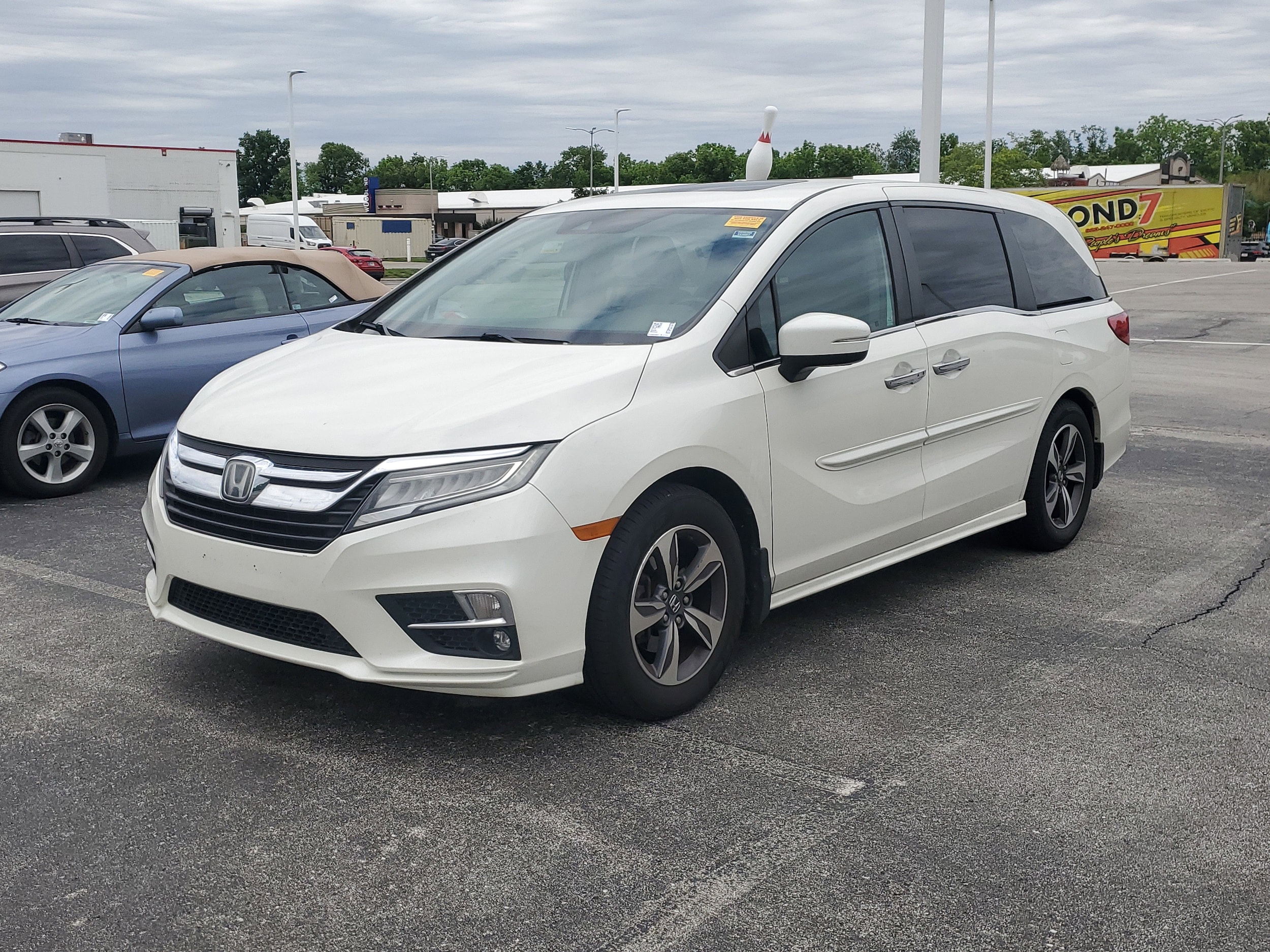 2018 Honda Odyssey Touring's photo